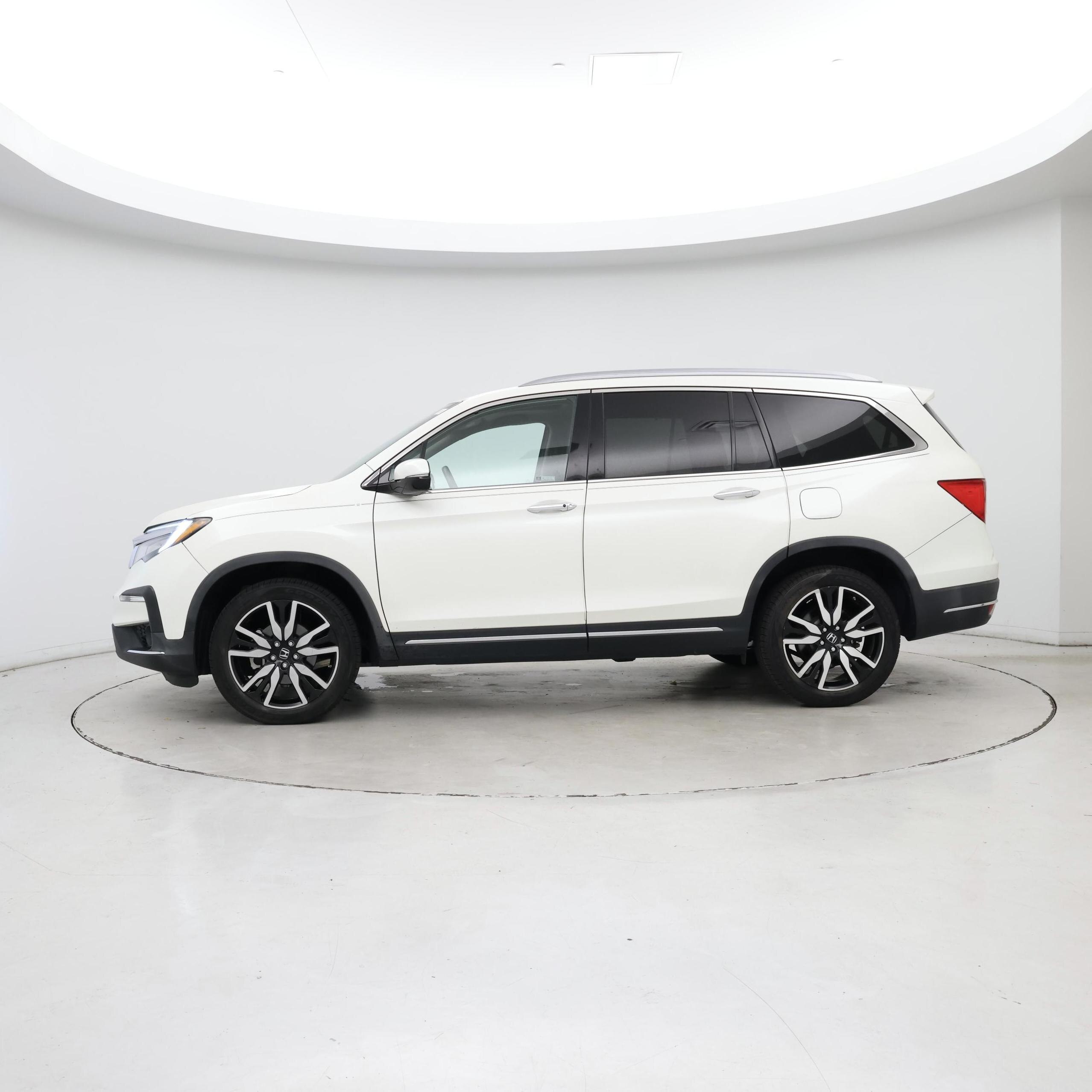 Thumbnail: 2019 Honda Pilot - 3