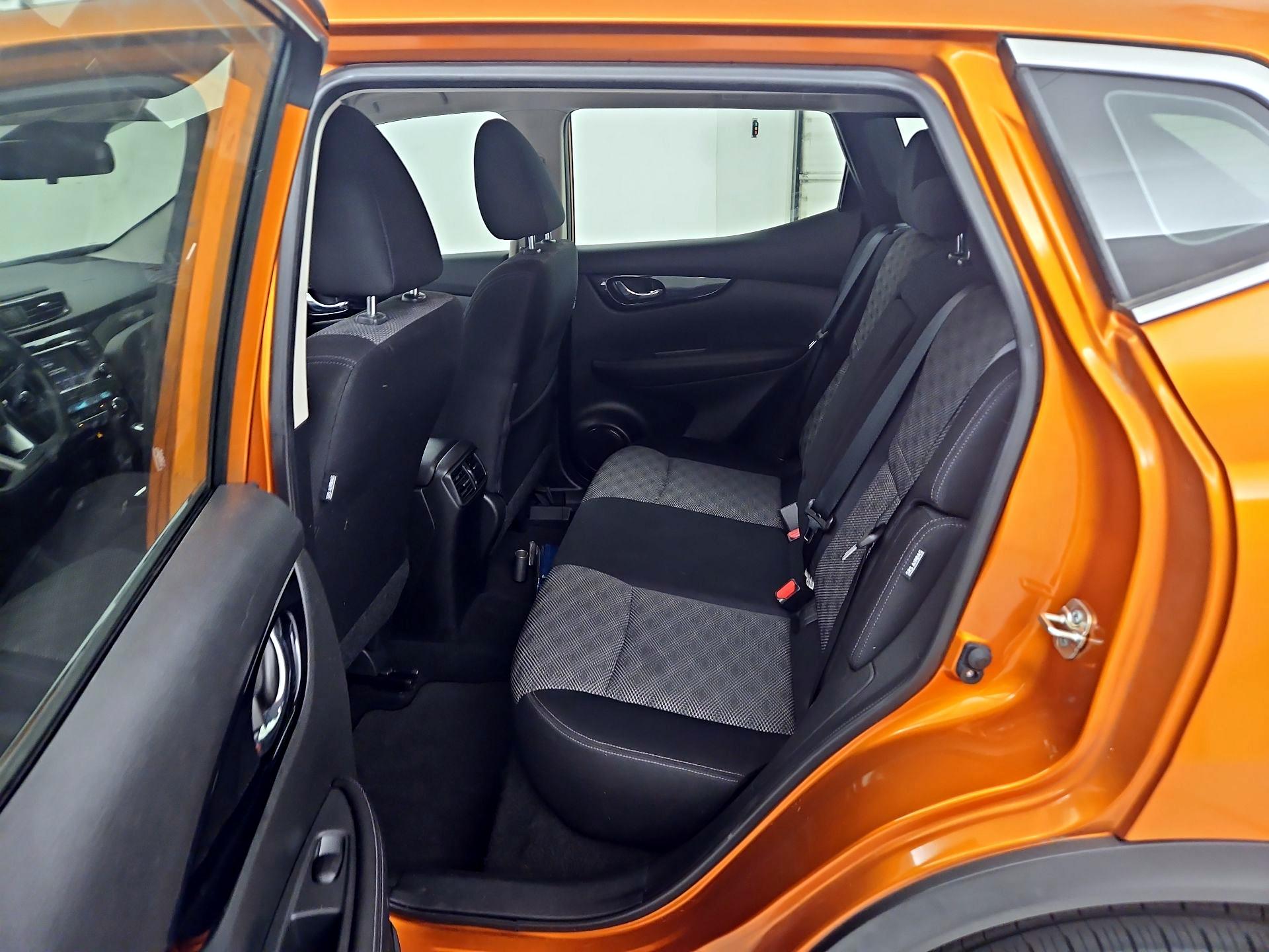 Thumbnail: 2020 Nissan Rogue Sport - 19