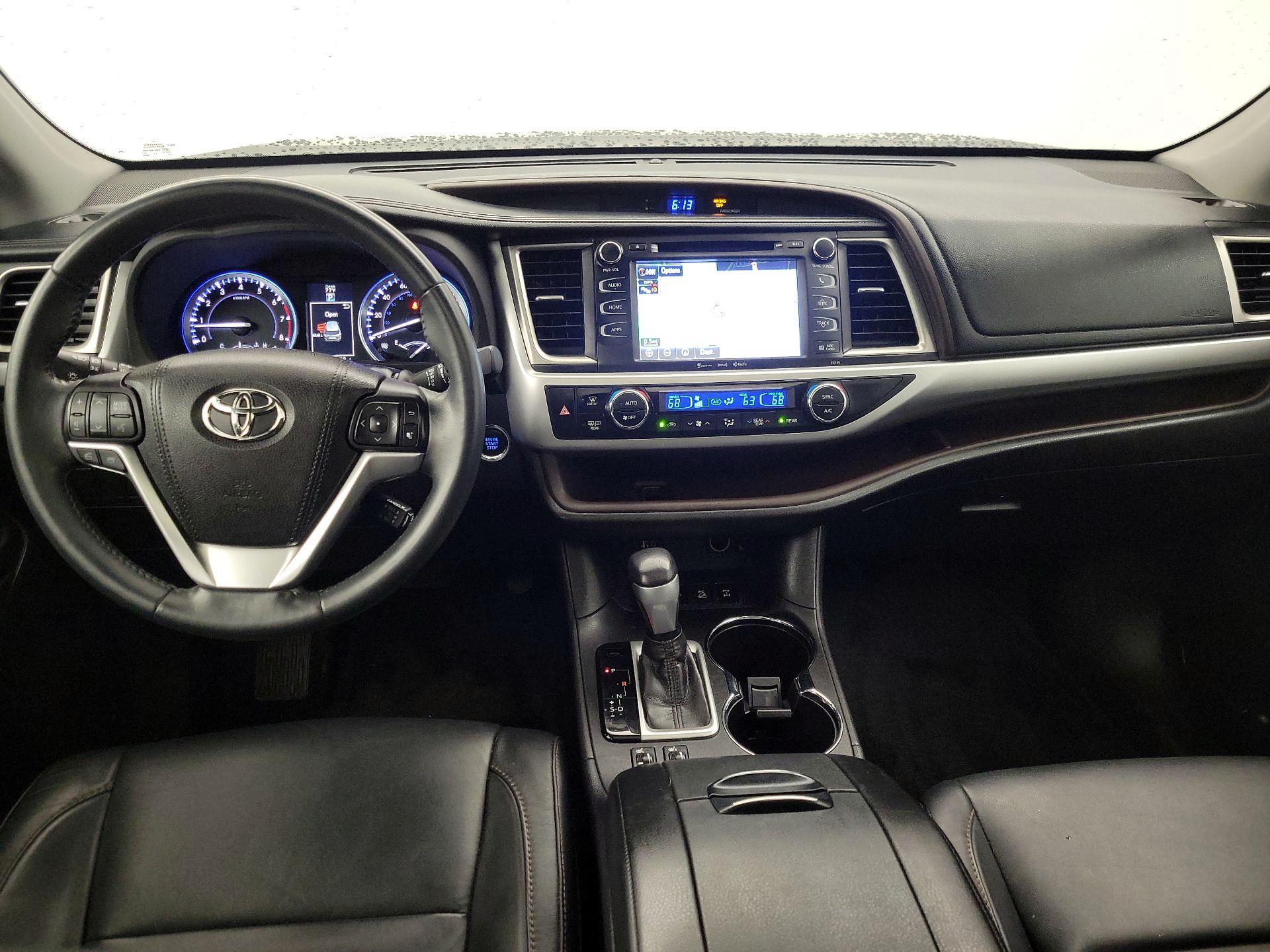 Thumbnail: 2016 Toyota Highlander - 9