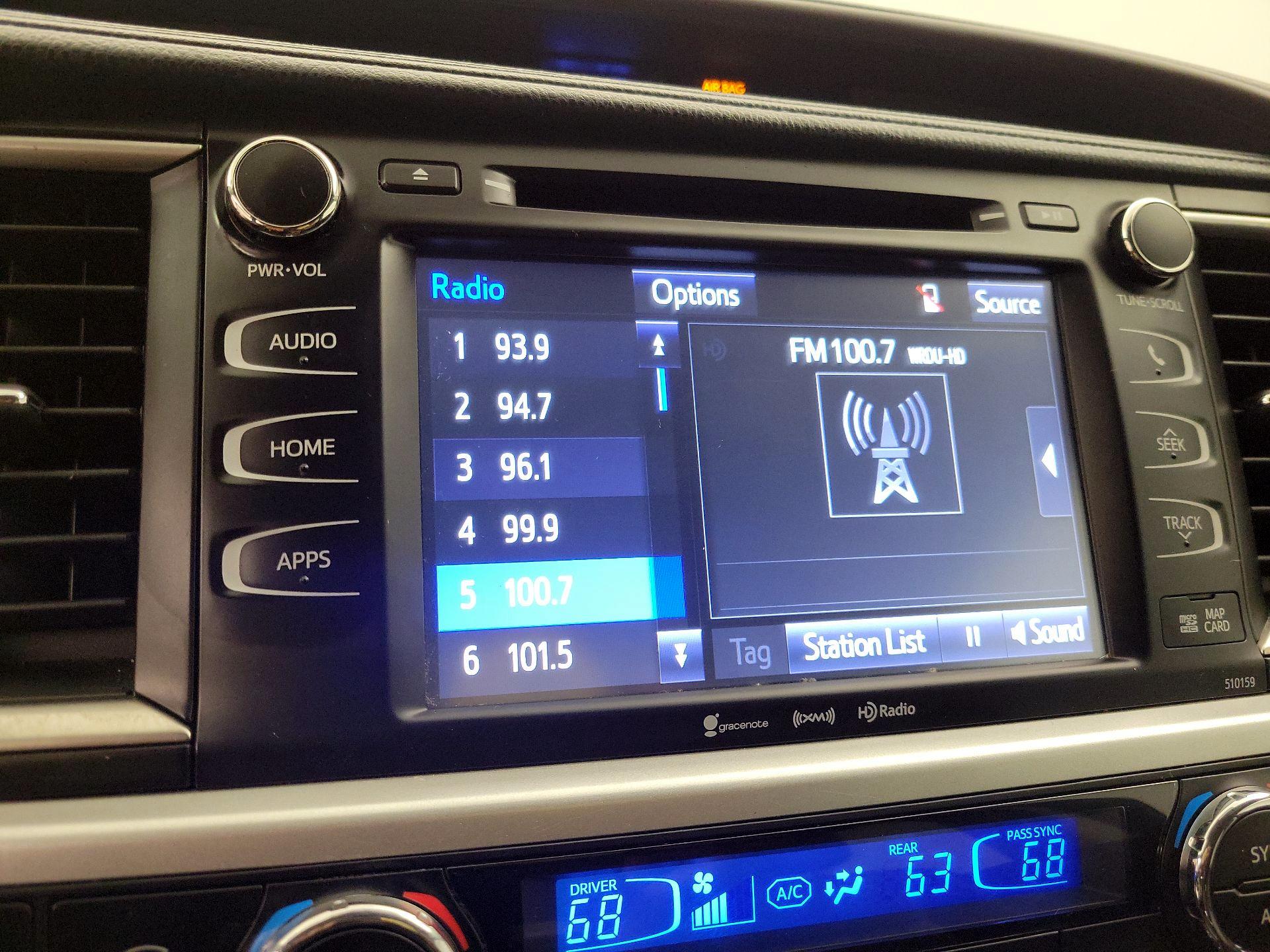 Thumbnail: 2016 Toyota Highlander - 16
