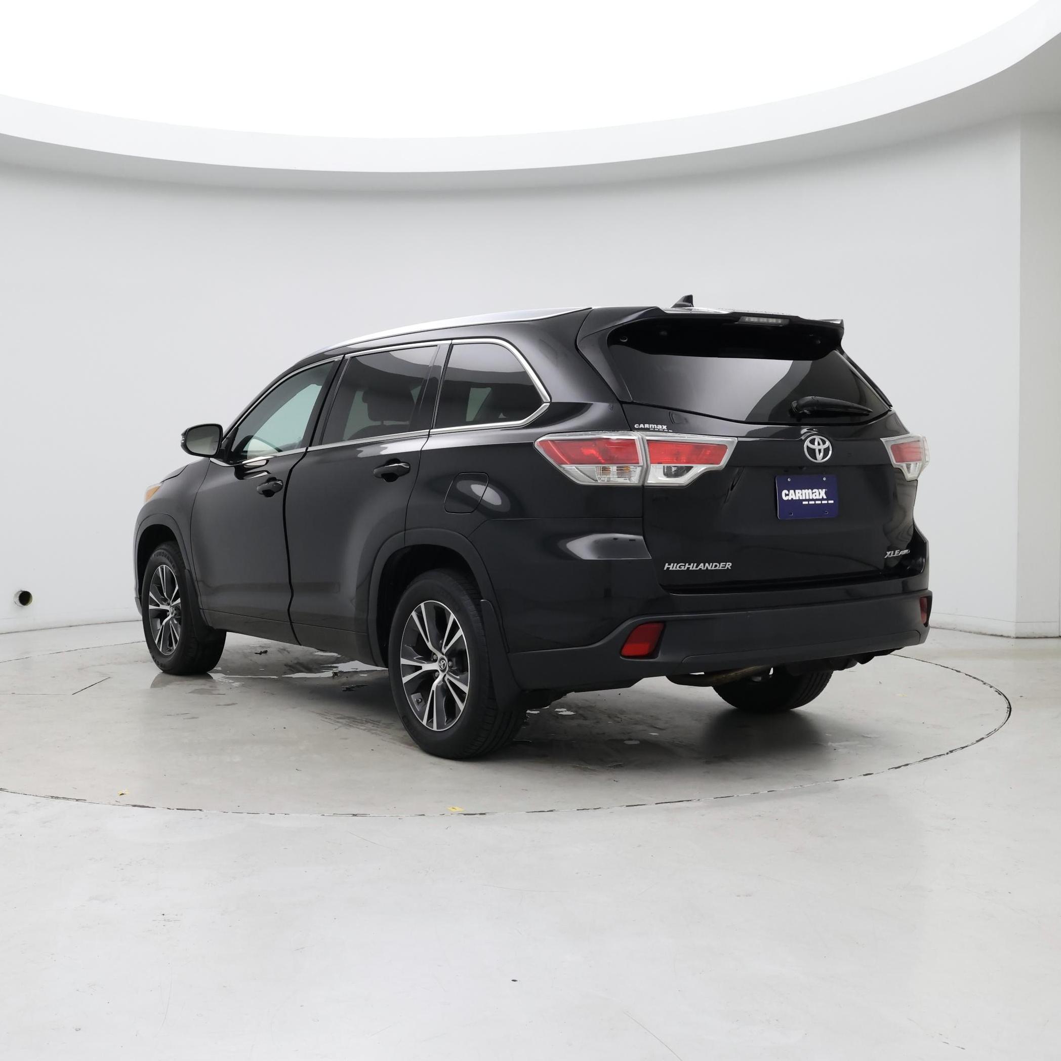 Thumbnail: 2016 Toyota Highlander - 2