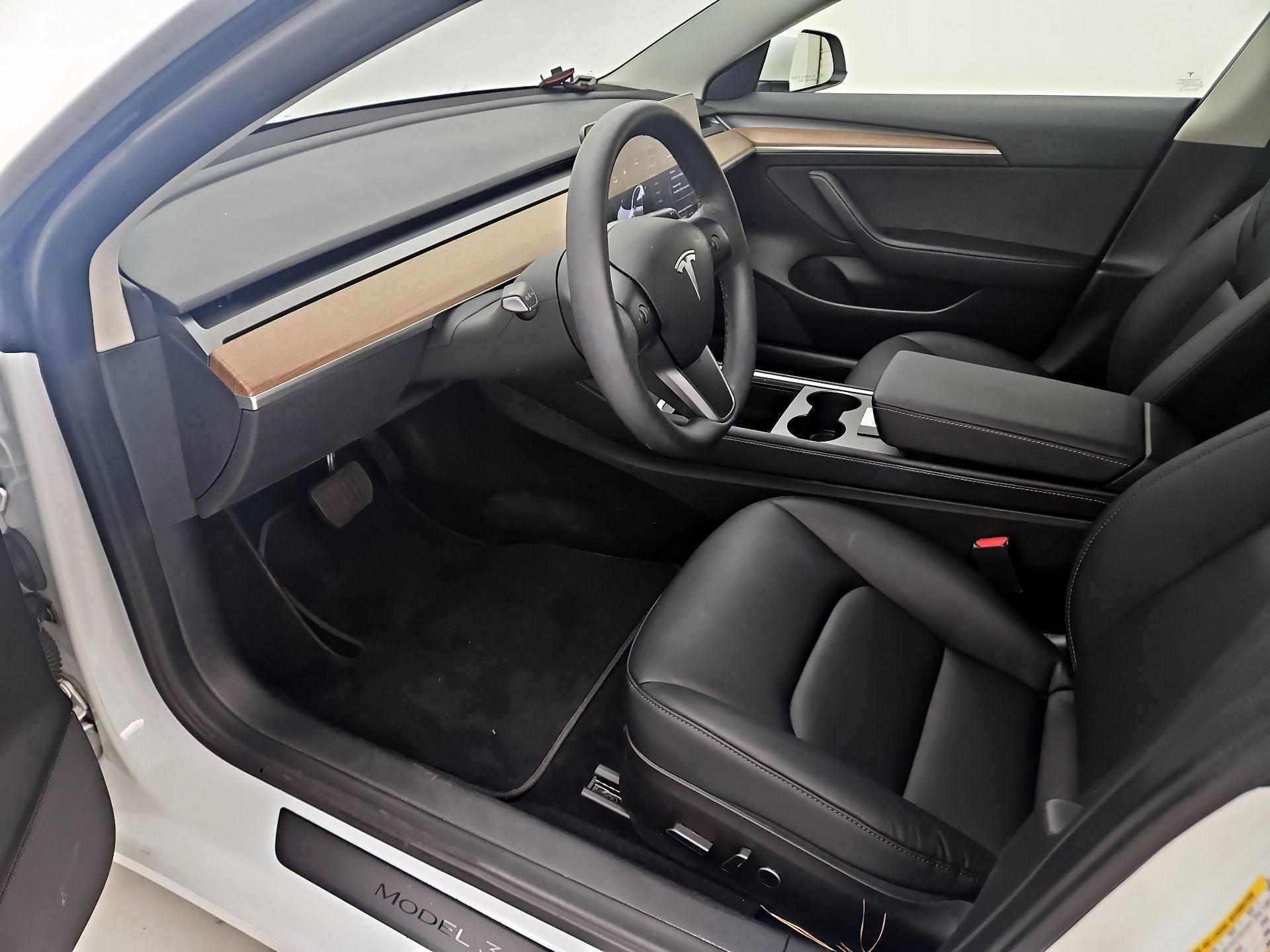 Thumbnail: 2022 Tesla Model 3 - 11