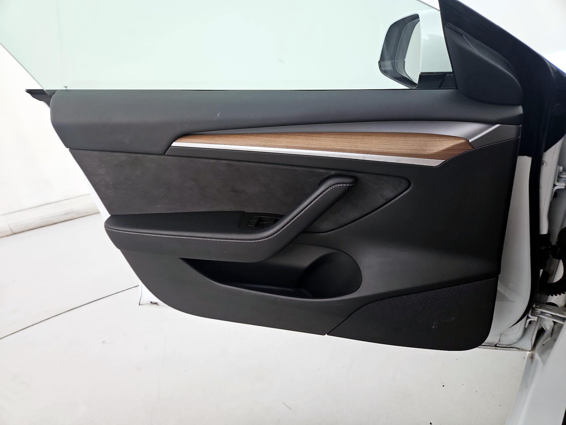 Thumbnail: 2022 Tesla Model 3 - 12