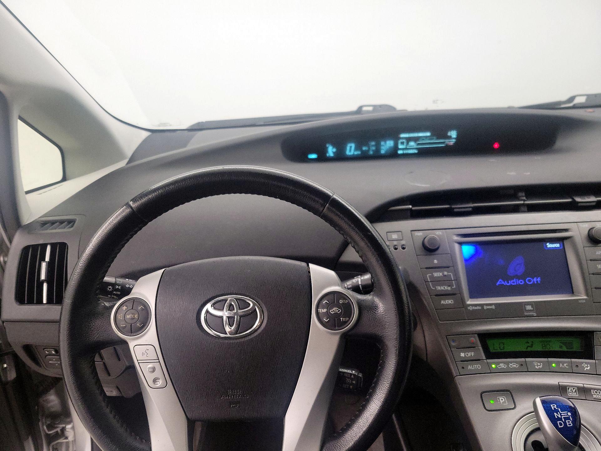 Thumbnail: 2014 Toyota Prius - 10