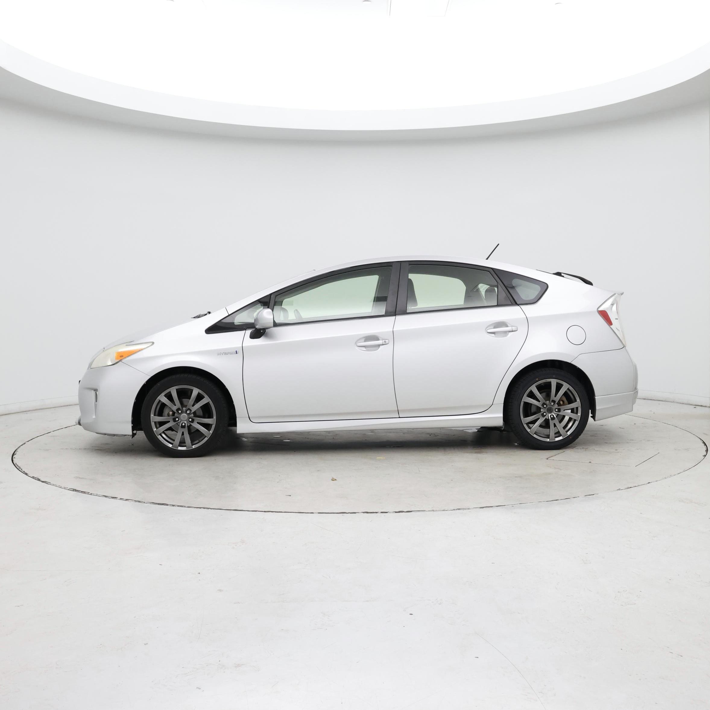 Thumbnail: 2014 Toyota Prius - 3