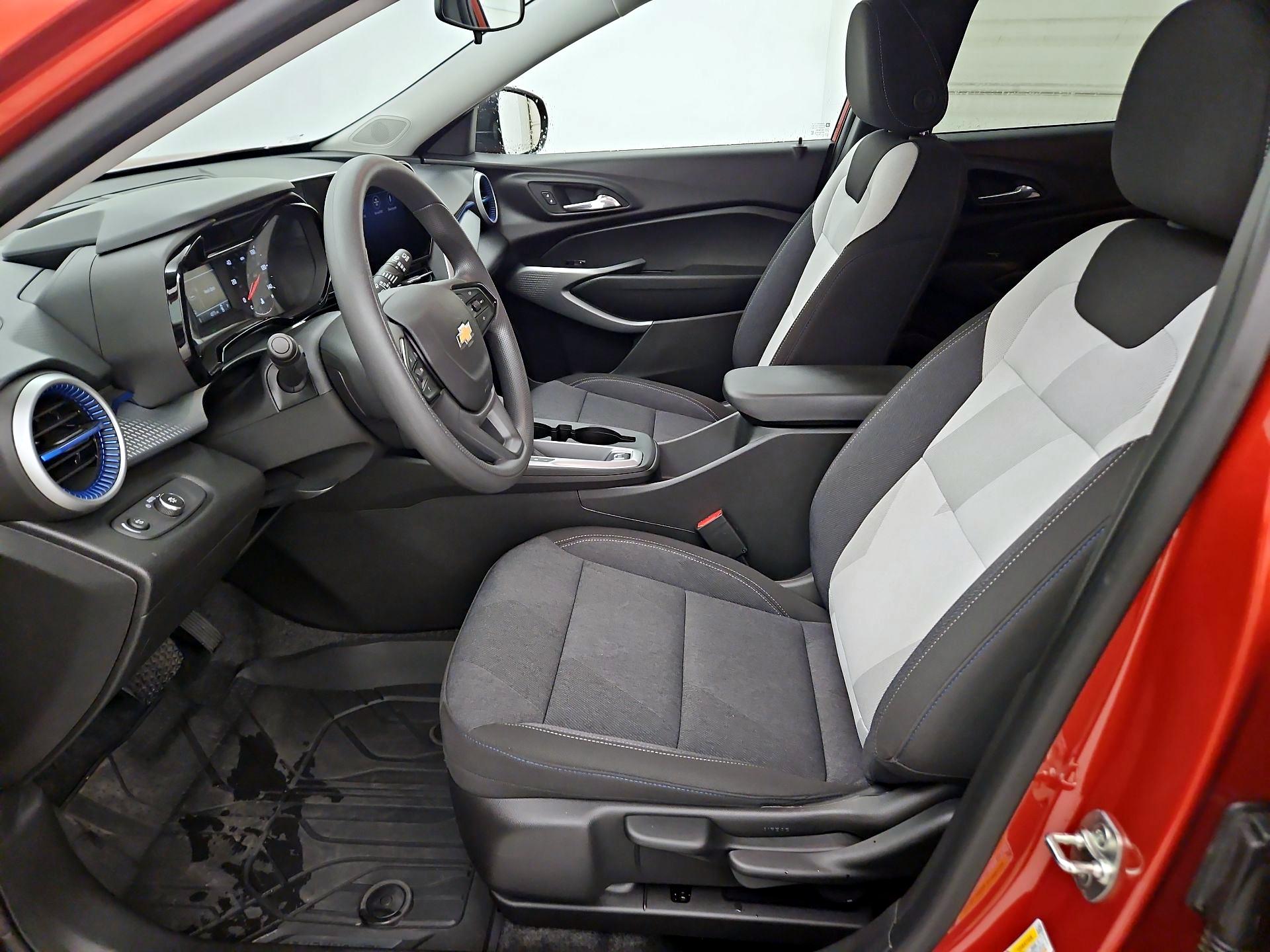 Thumbnail: 2024 Chevrolet Trax - 11