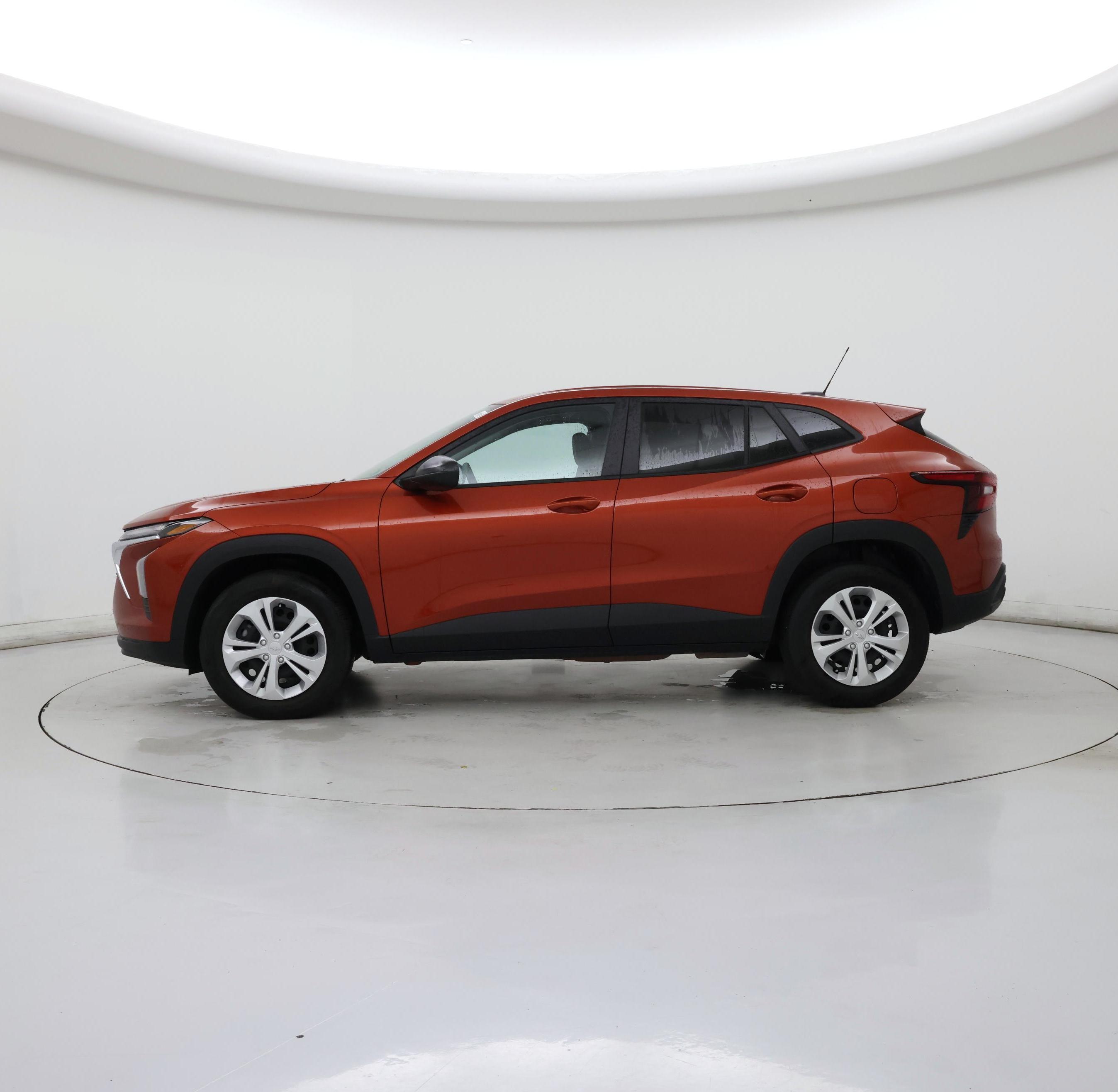 Thumbnail: 2024 Chevrolet Trax - 3