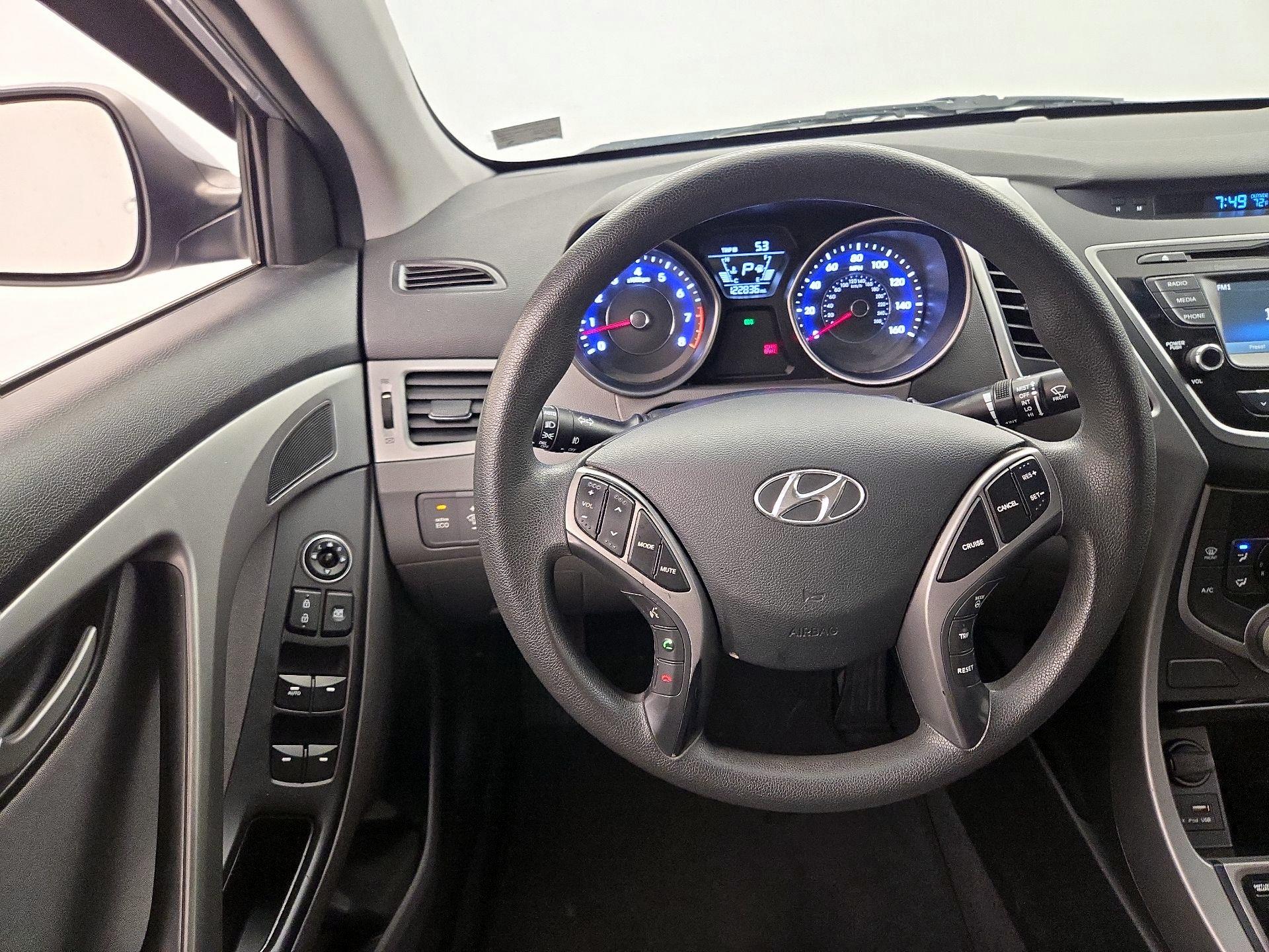 Thumbnail: 2015 Hyundai Elantra - 10
