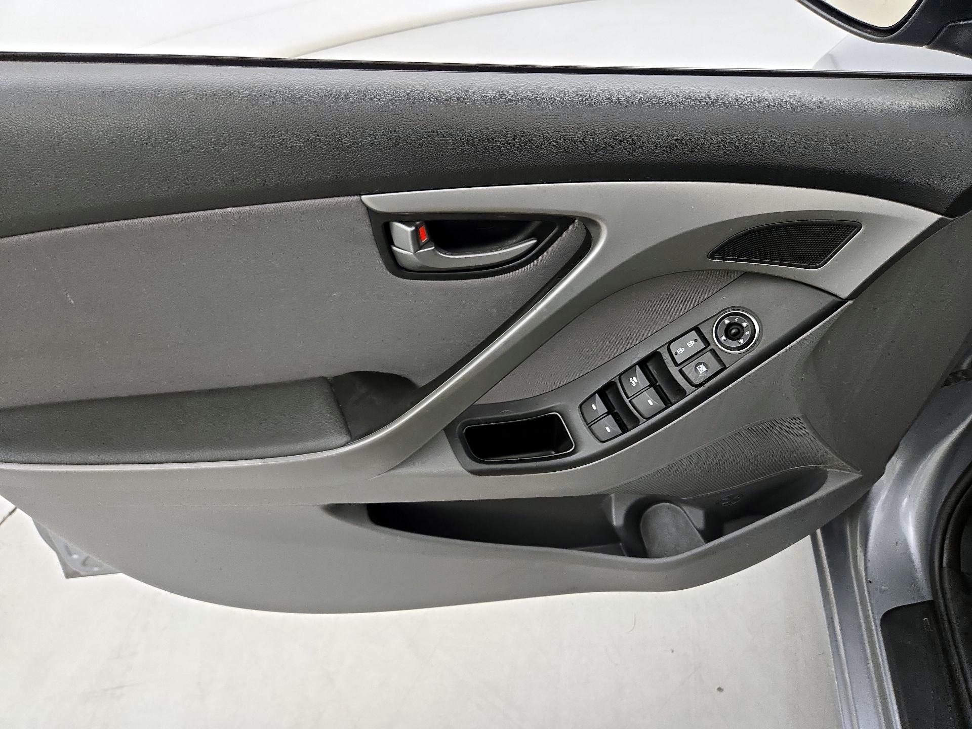 Thumbnail: 2015 Hyundai Elantra - 12
