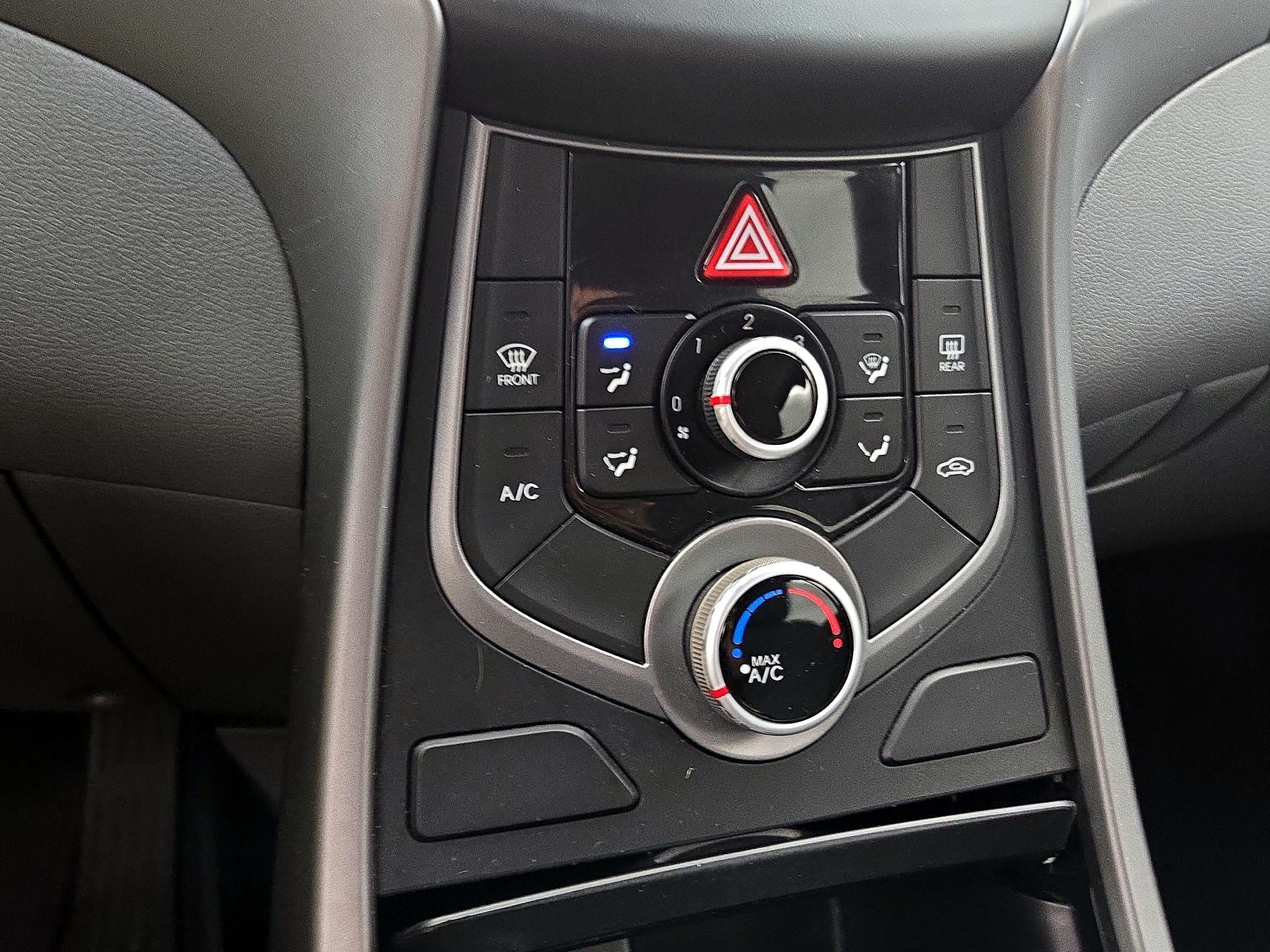 Thumbnail: 2015 Hyundai Elantra - 16