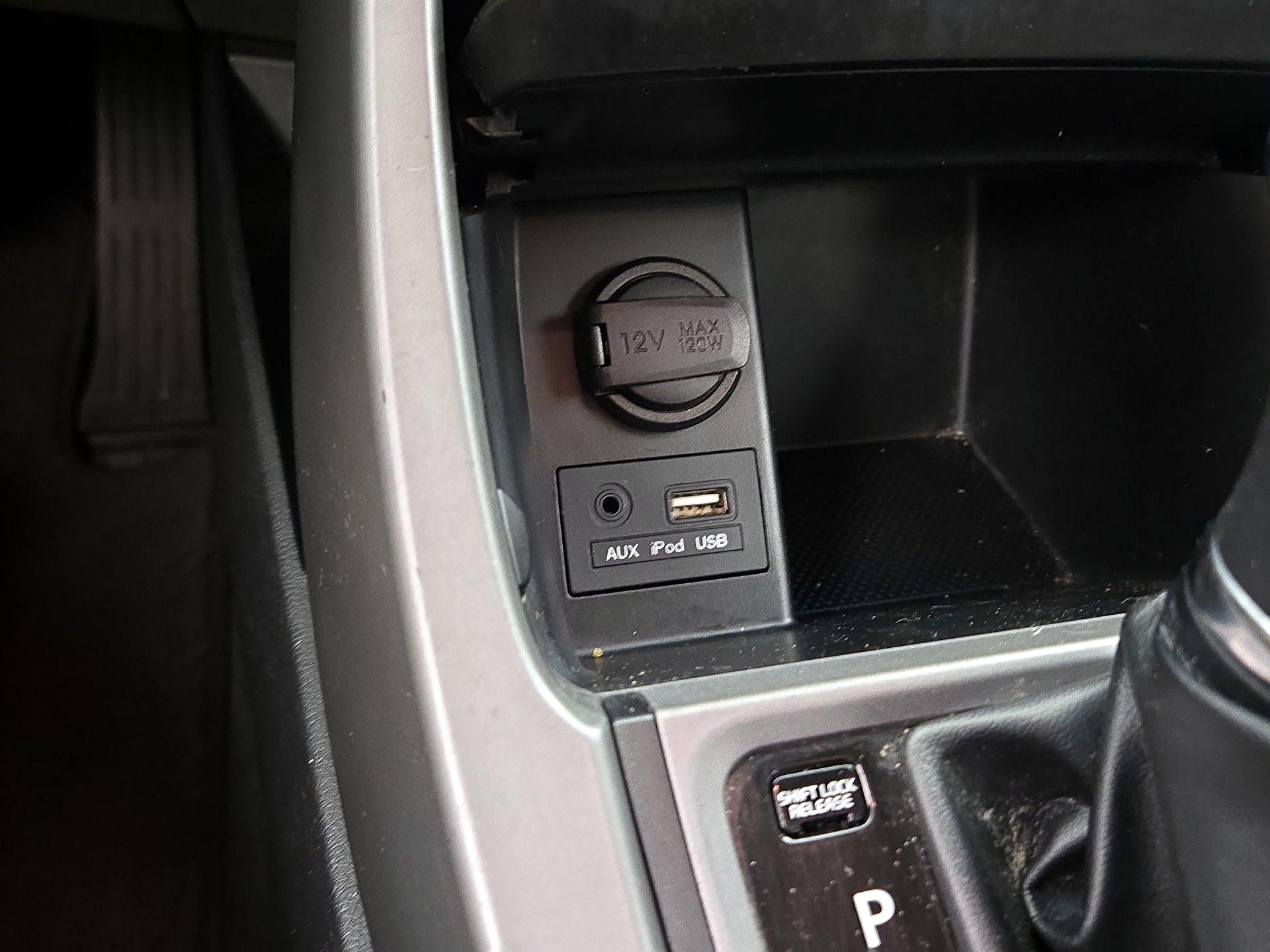 Thumbnail: 2015 Hyundai Elantra - 18