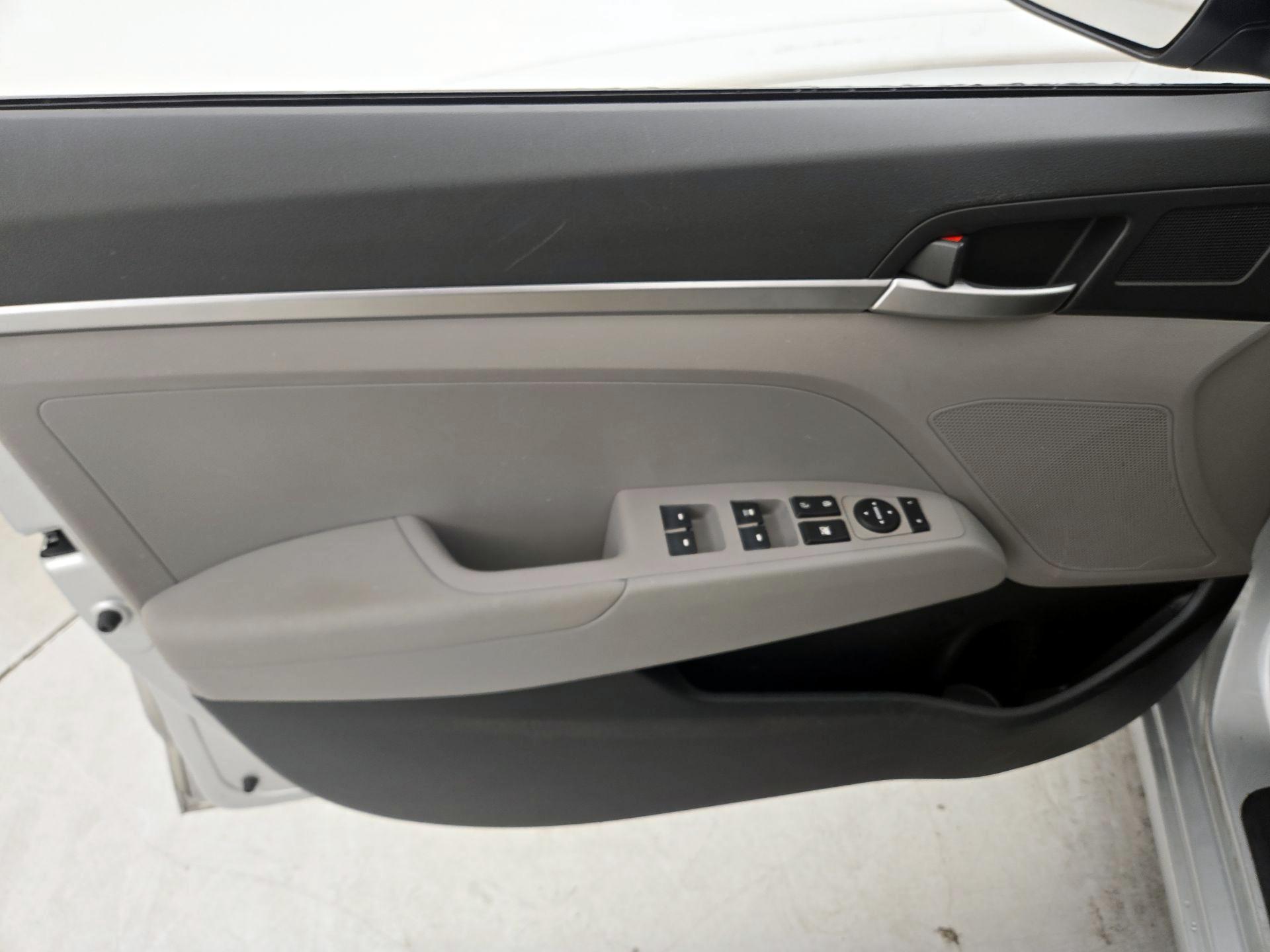 Thumbnail: 2019 Hyundai Elantra - 12