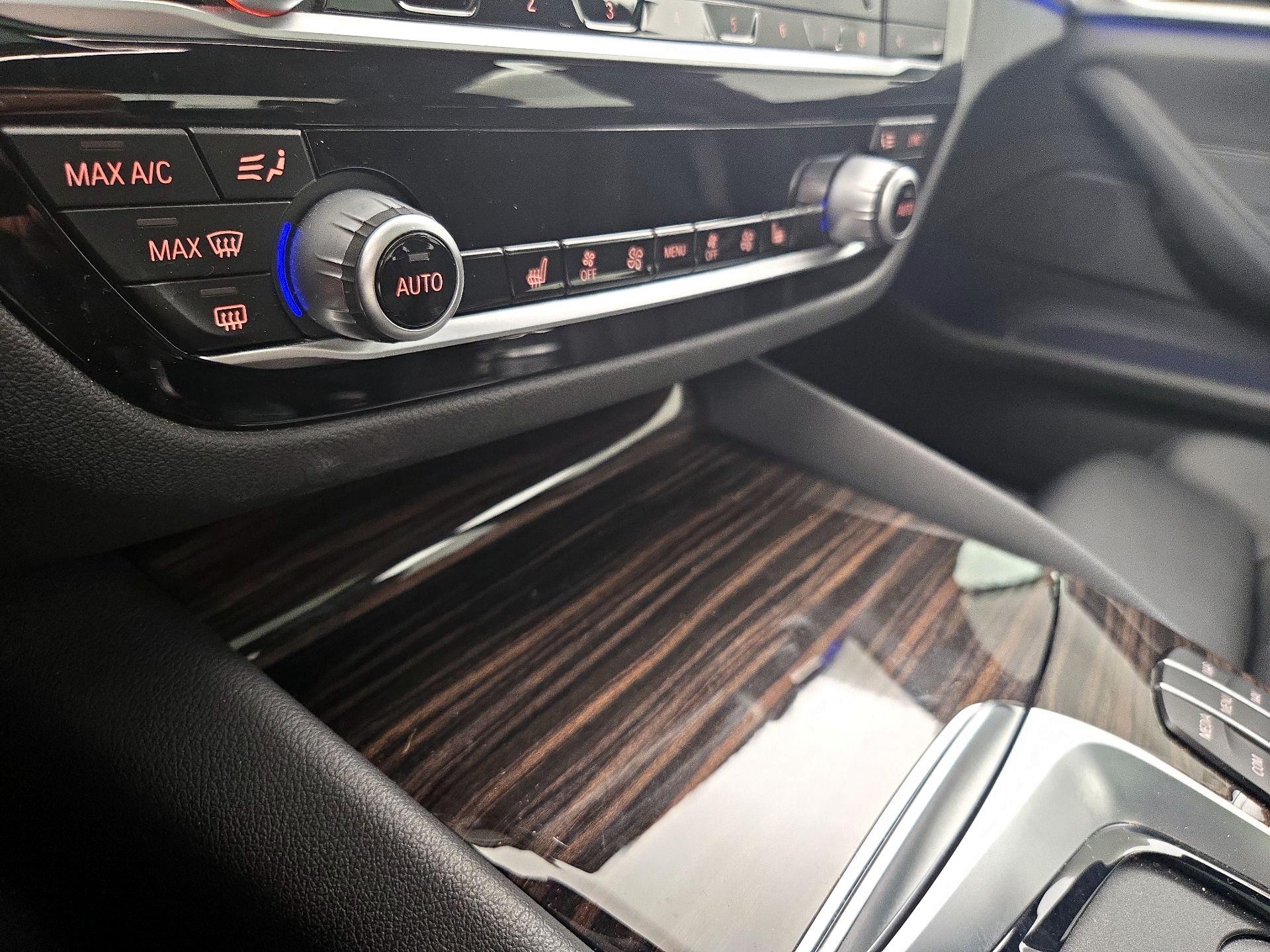 Thumbnail: 2020 BMW 5 Series - 17