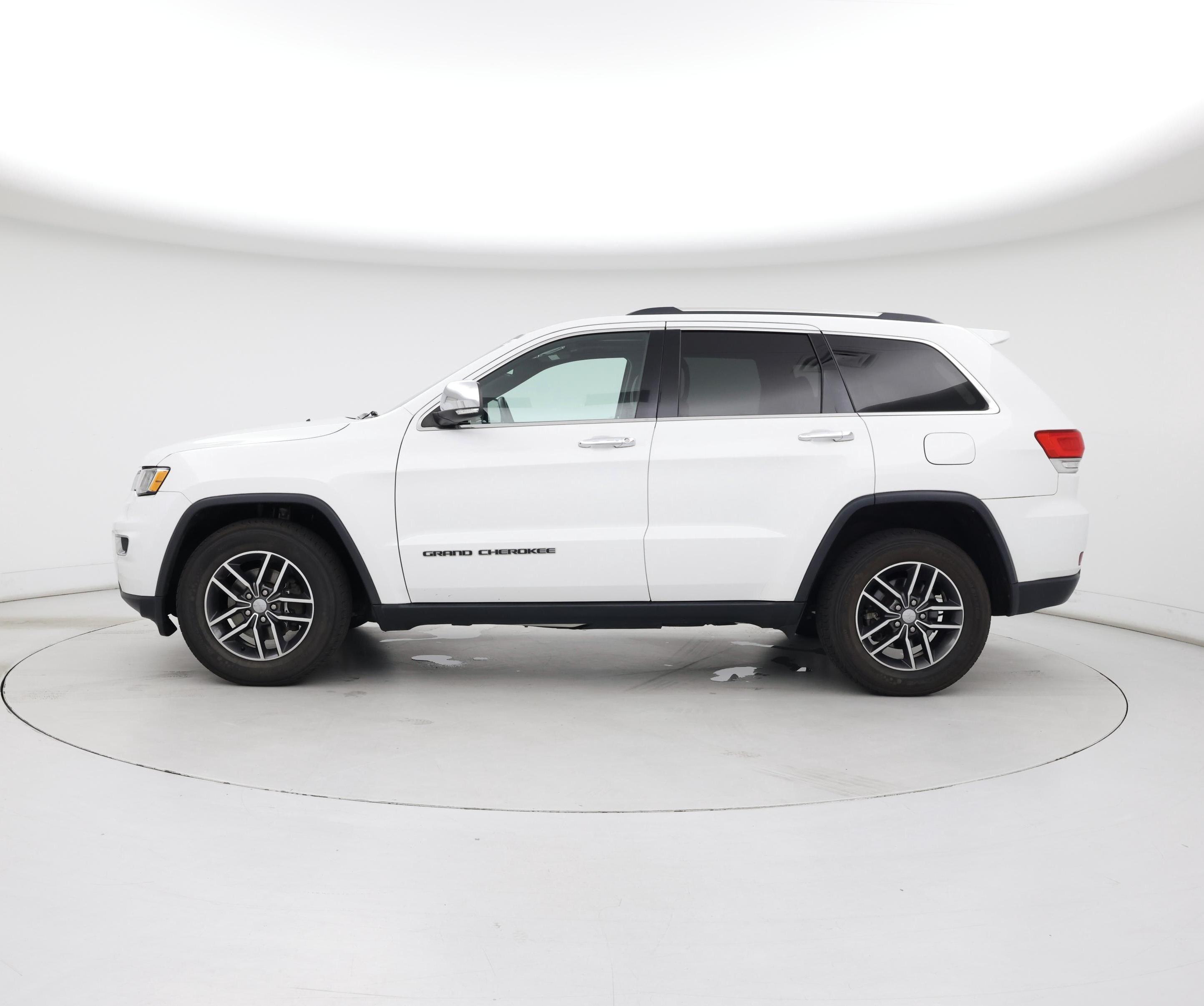 Thumbnail: 2017 Jeep Grand Cherokee - 3