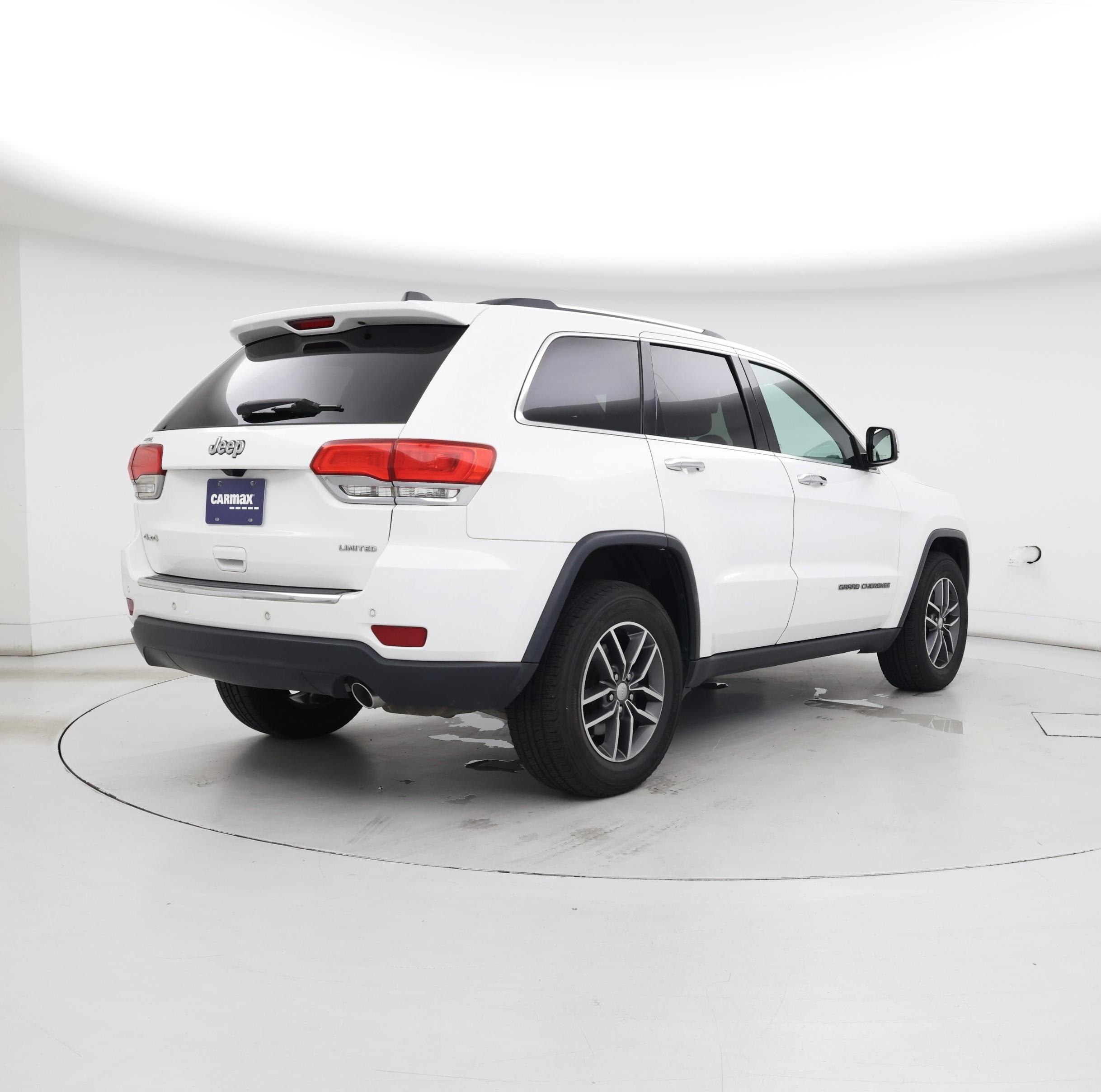 Thumbnail: 2017 Jeep Grand Cherokee - 8