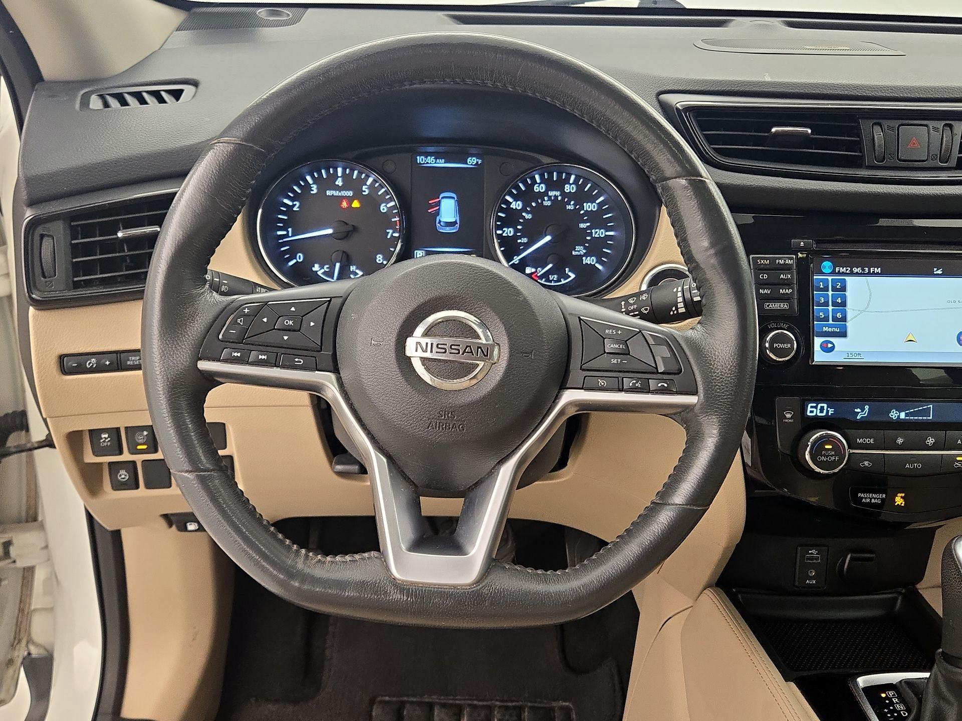 Thumbnail: 2017 Nissan Rogue - 10