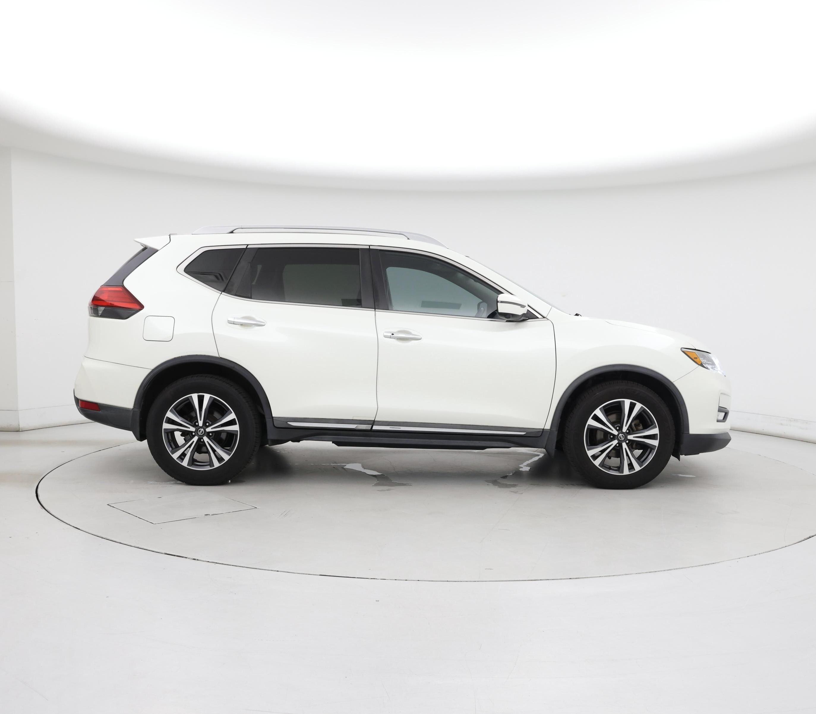 Thumbnail: 2017 Nissan Rogue - 7