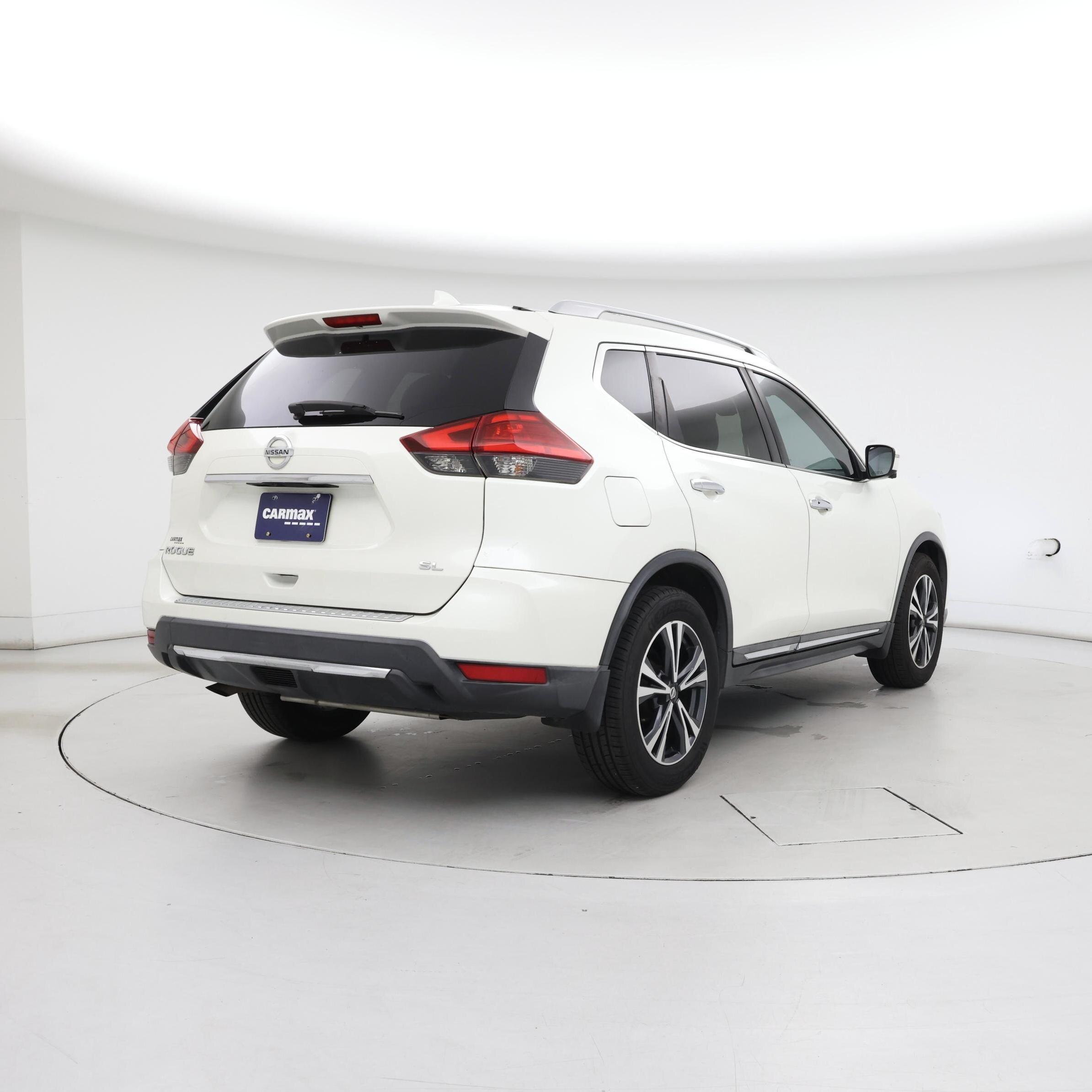 Thumbnail: 2017 Nissan Rogue - 8