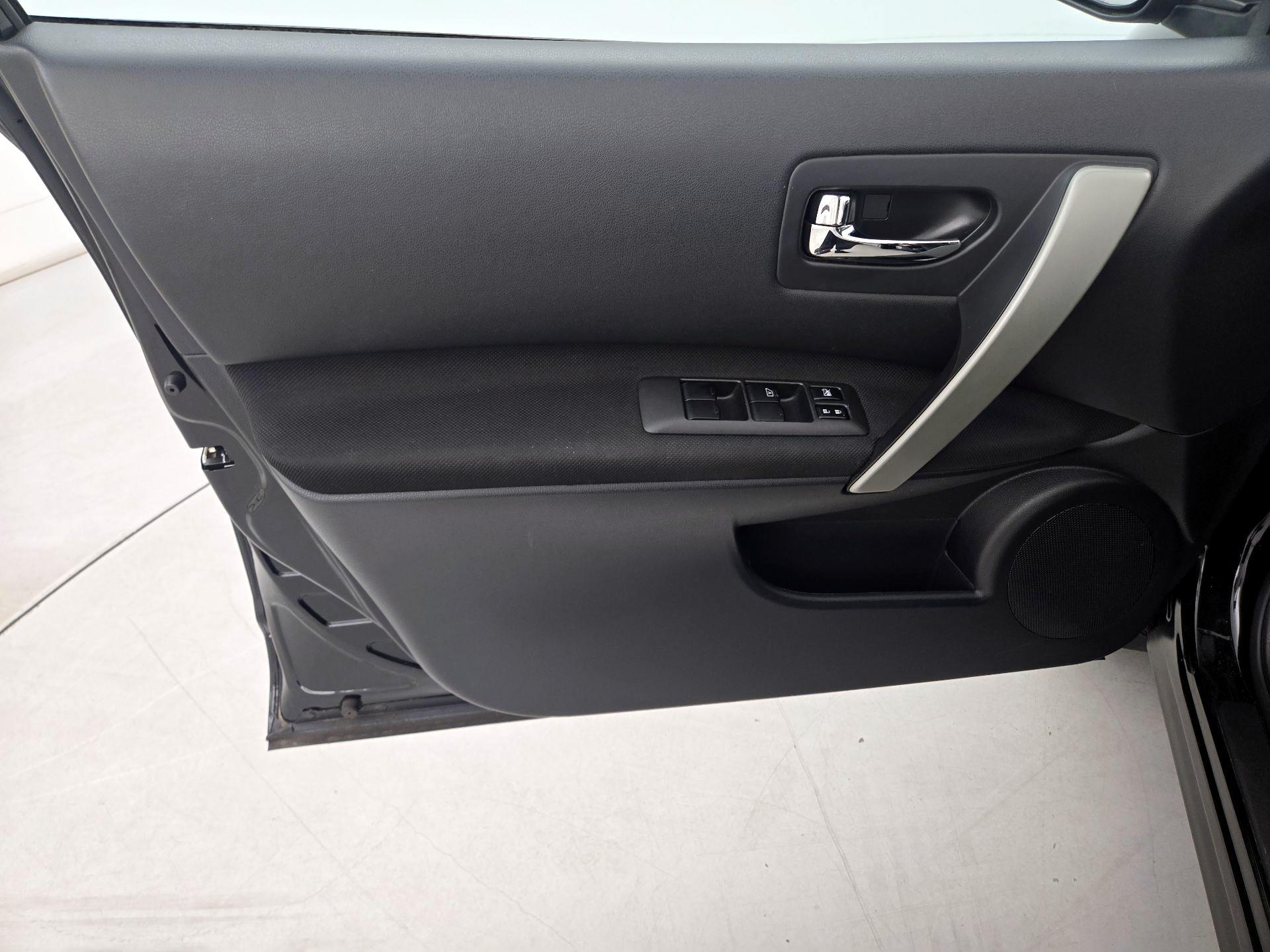 Thumbnail: 2013 Nissan Rogue - 12