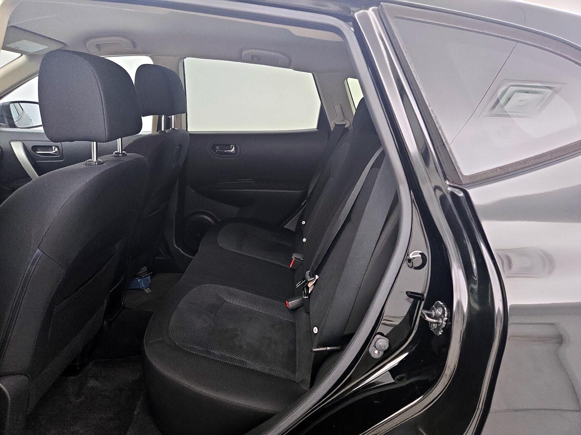 Thumbnail: 2013 Nissan Rogue - 19