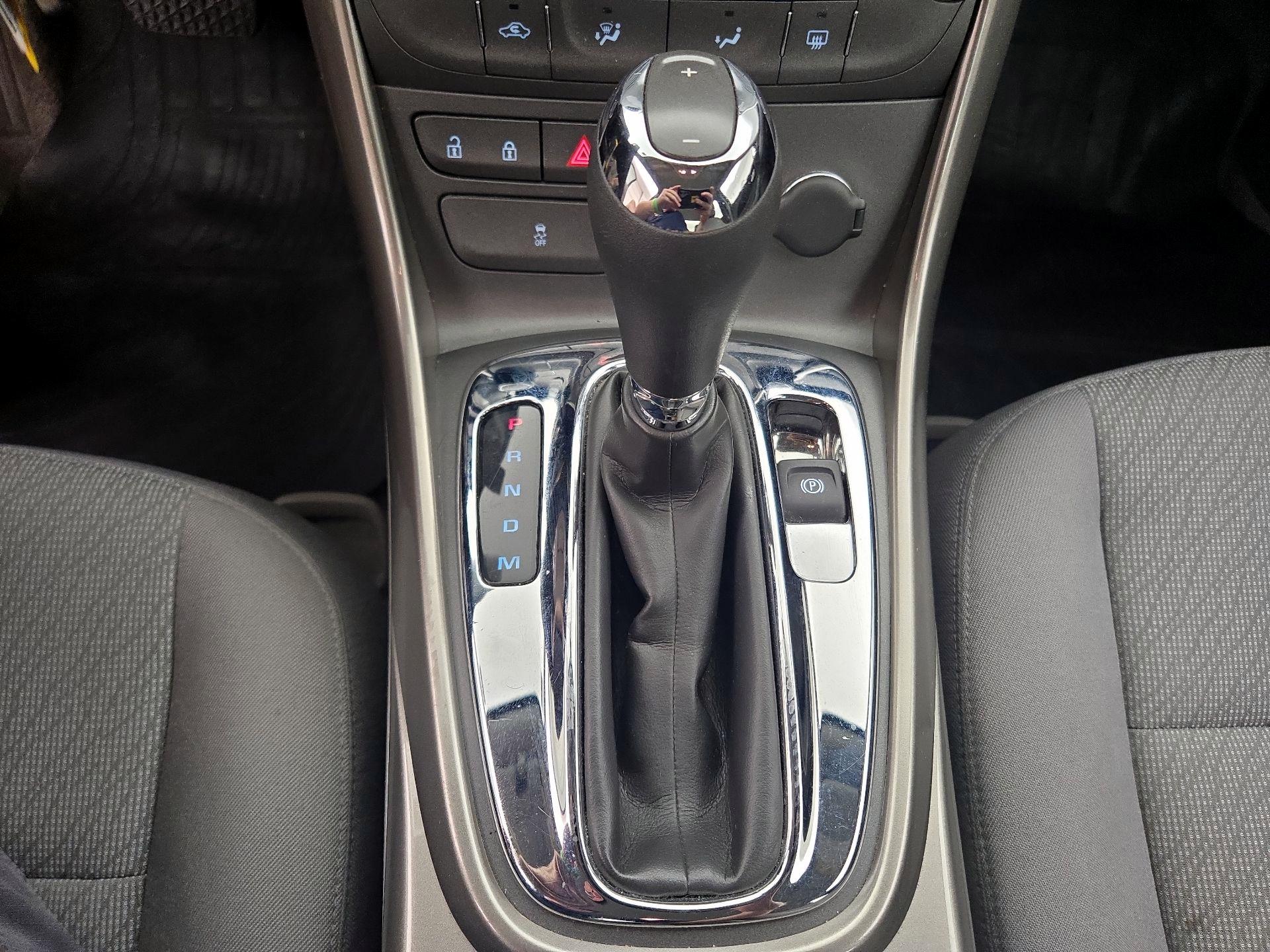 Thumbnail: 2013 Chevrolet Malibu - 16