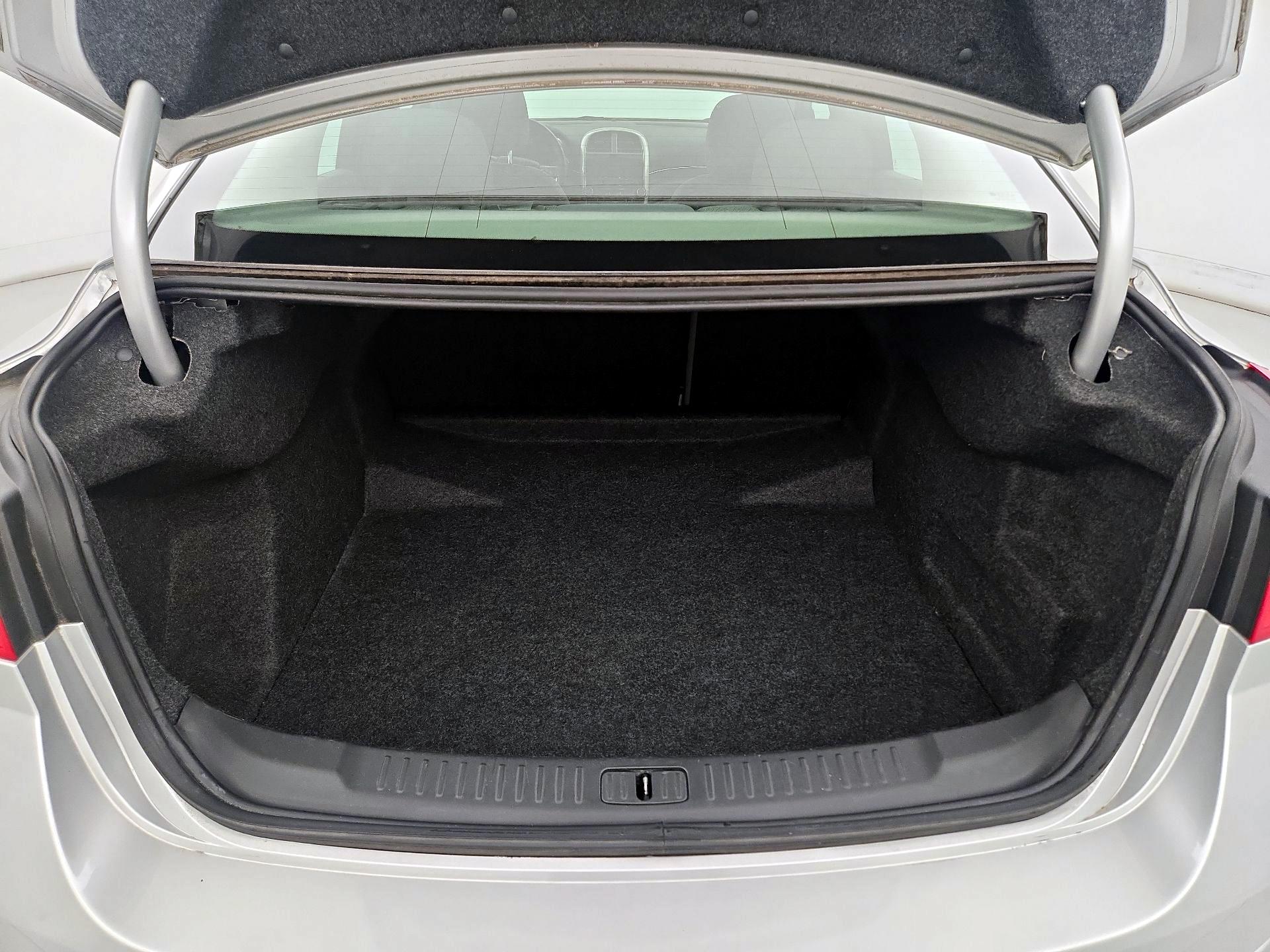 Thumbnail: 2013 Chevrolet Malibu - 19