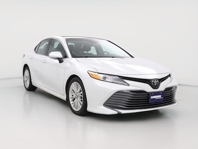 White 2018 Toyota Camry XLE