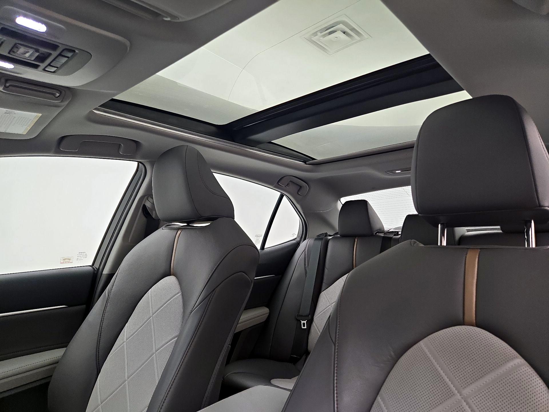 Thumbnail: 2018 Toyota Camry - 20