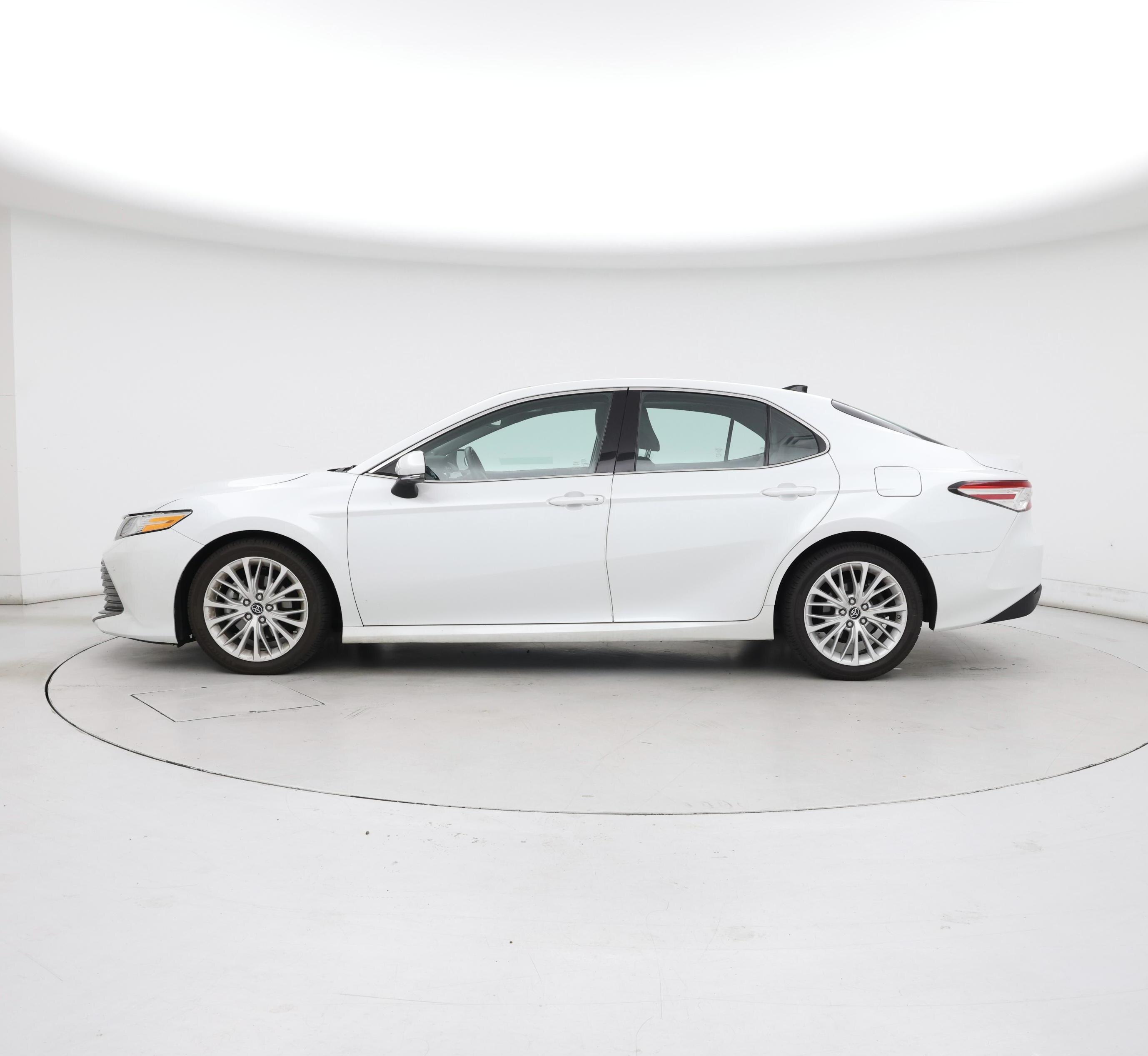 Thumbnail: 2018 Toyota Camry - 3