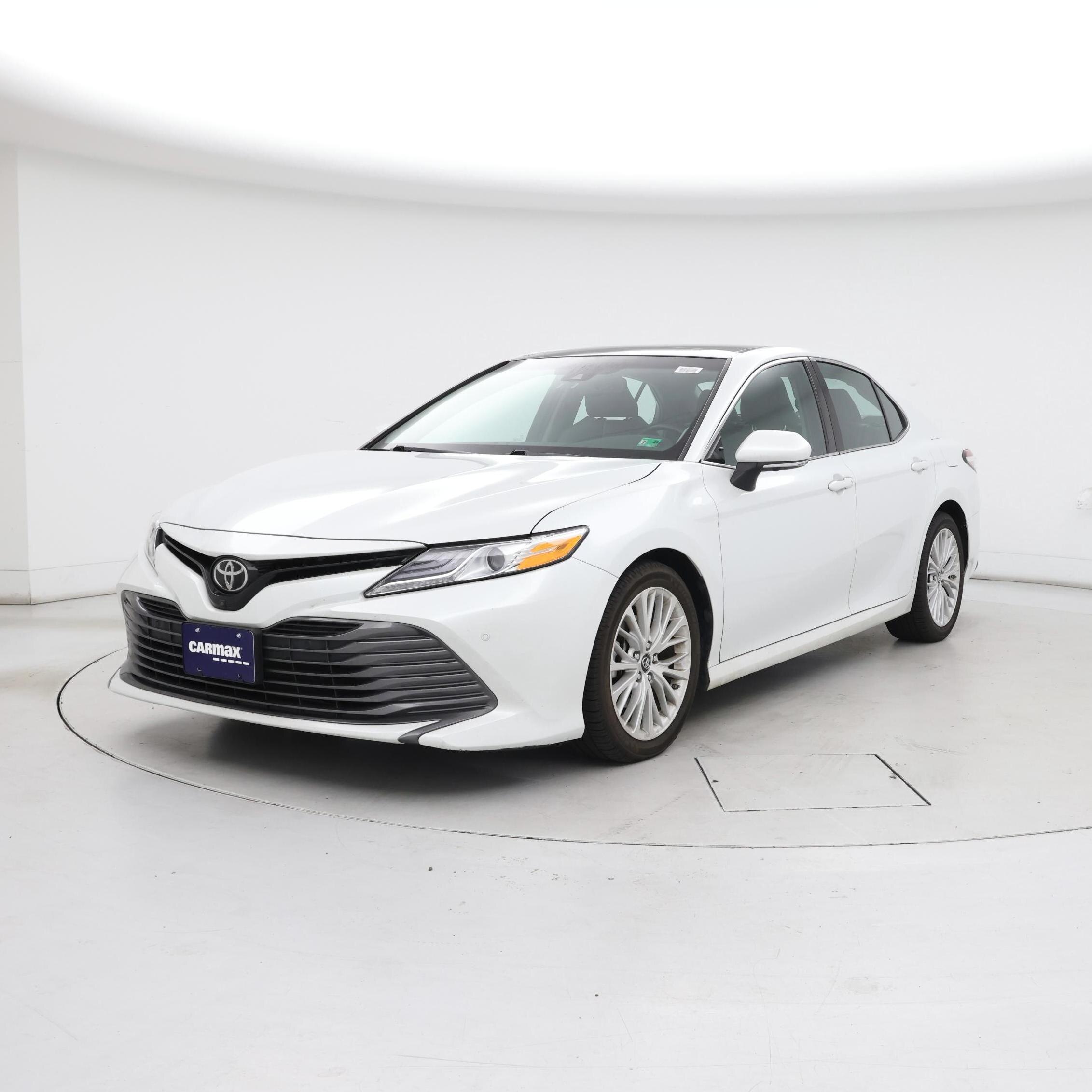 Thumbnail: 2018 Toyota Camry - 4