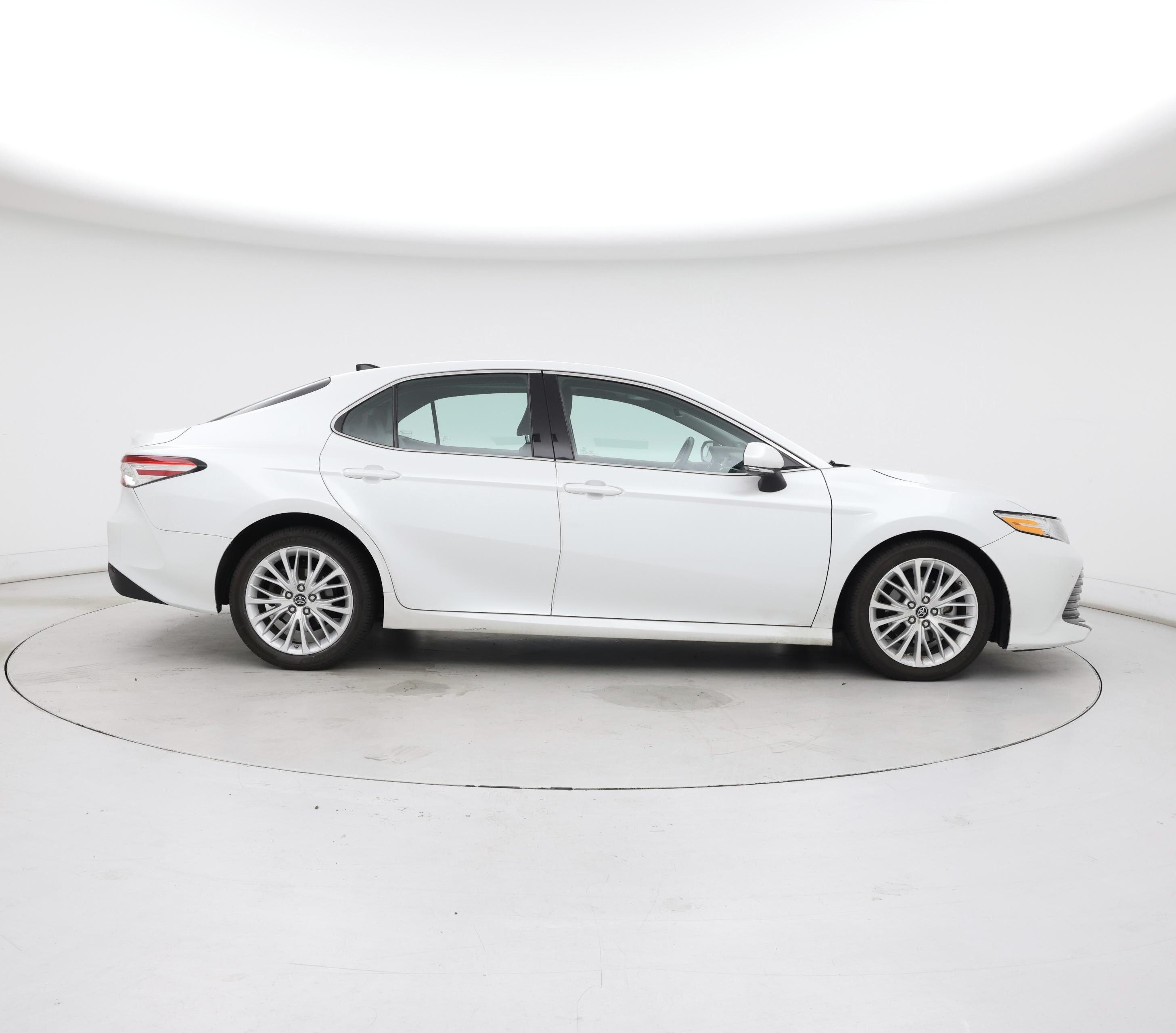 Thumbnail: 2018 Toyota Camry - 7
