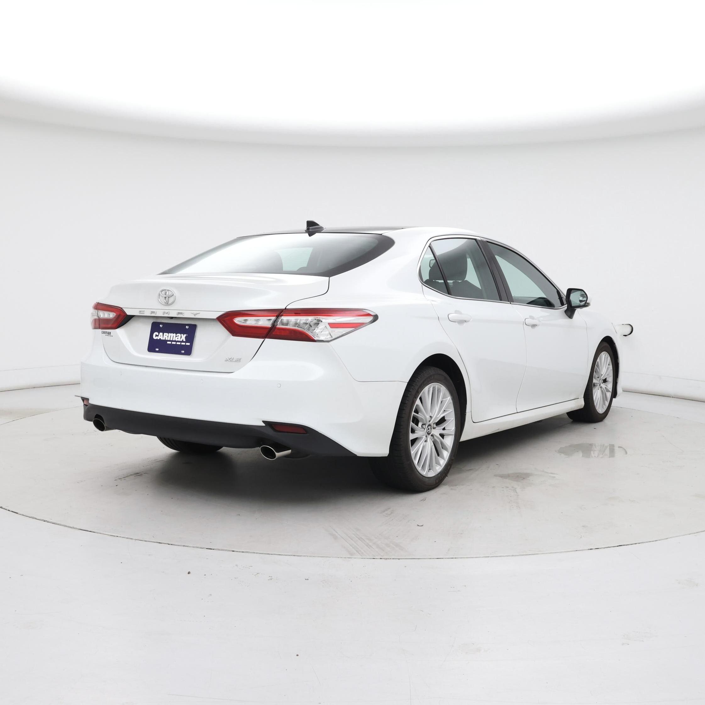 Thumbnail: 2018 Toyota Camry - 8