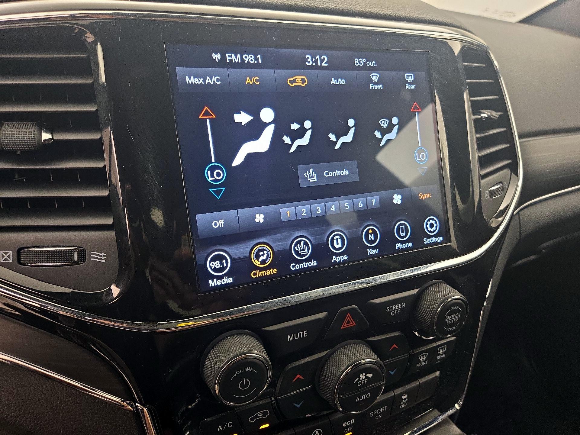 Thumbnail: 2021 Jeep Grand Cherokee - 17