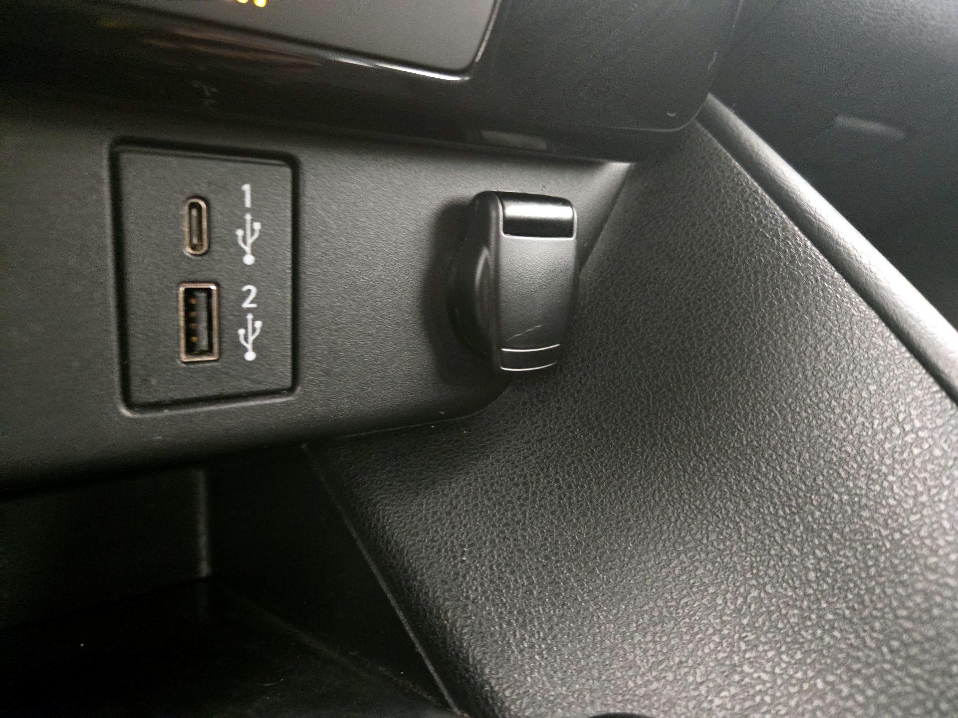 Thumbnail: 2020 Nissan Leaf - 19