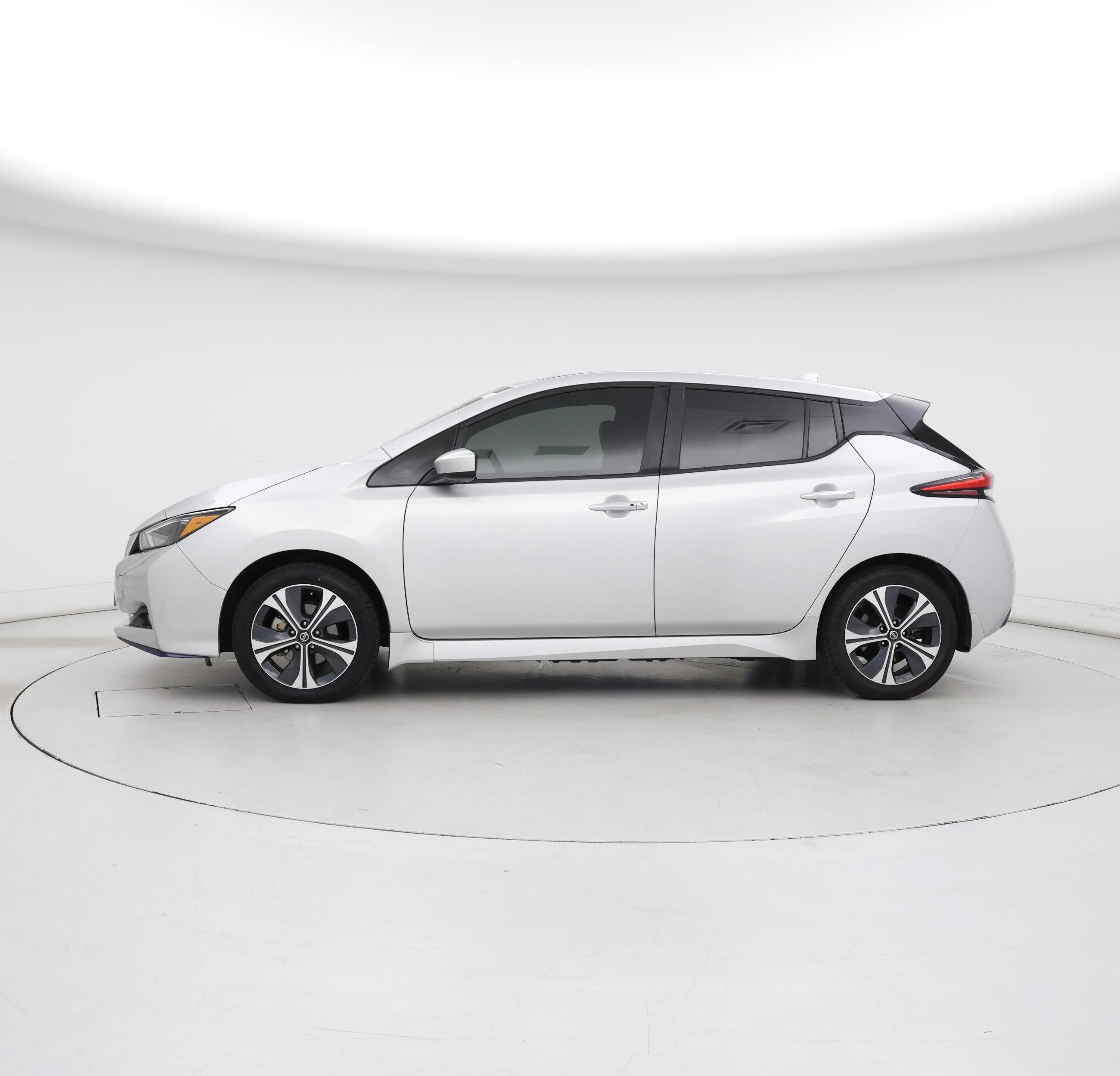 Thumbnail: 2020 Nissan Leaf - 3