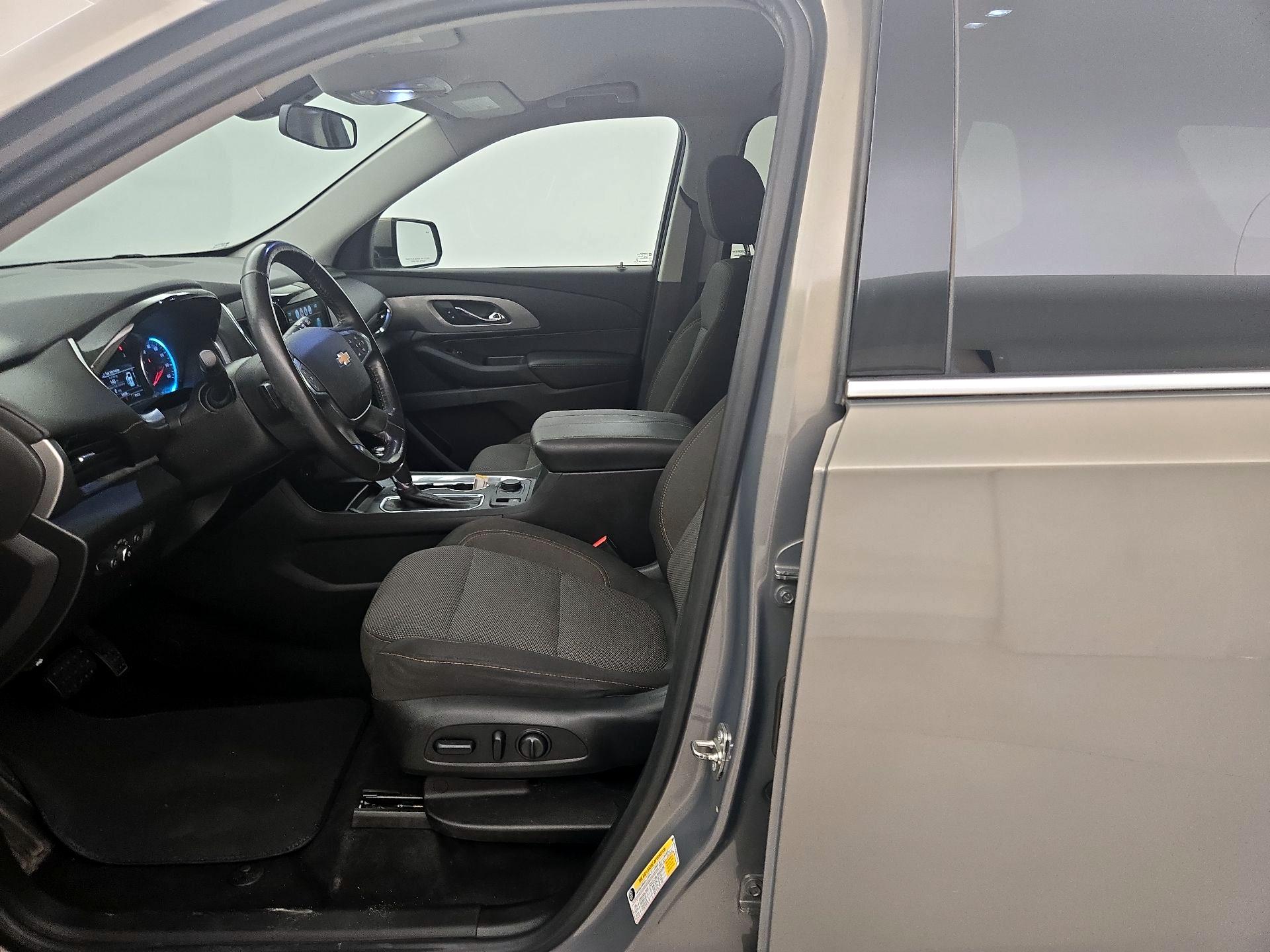 Thumbnail: 2018 Chevrolet Traverse - 11