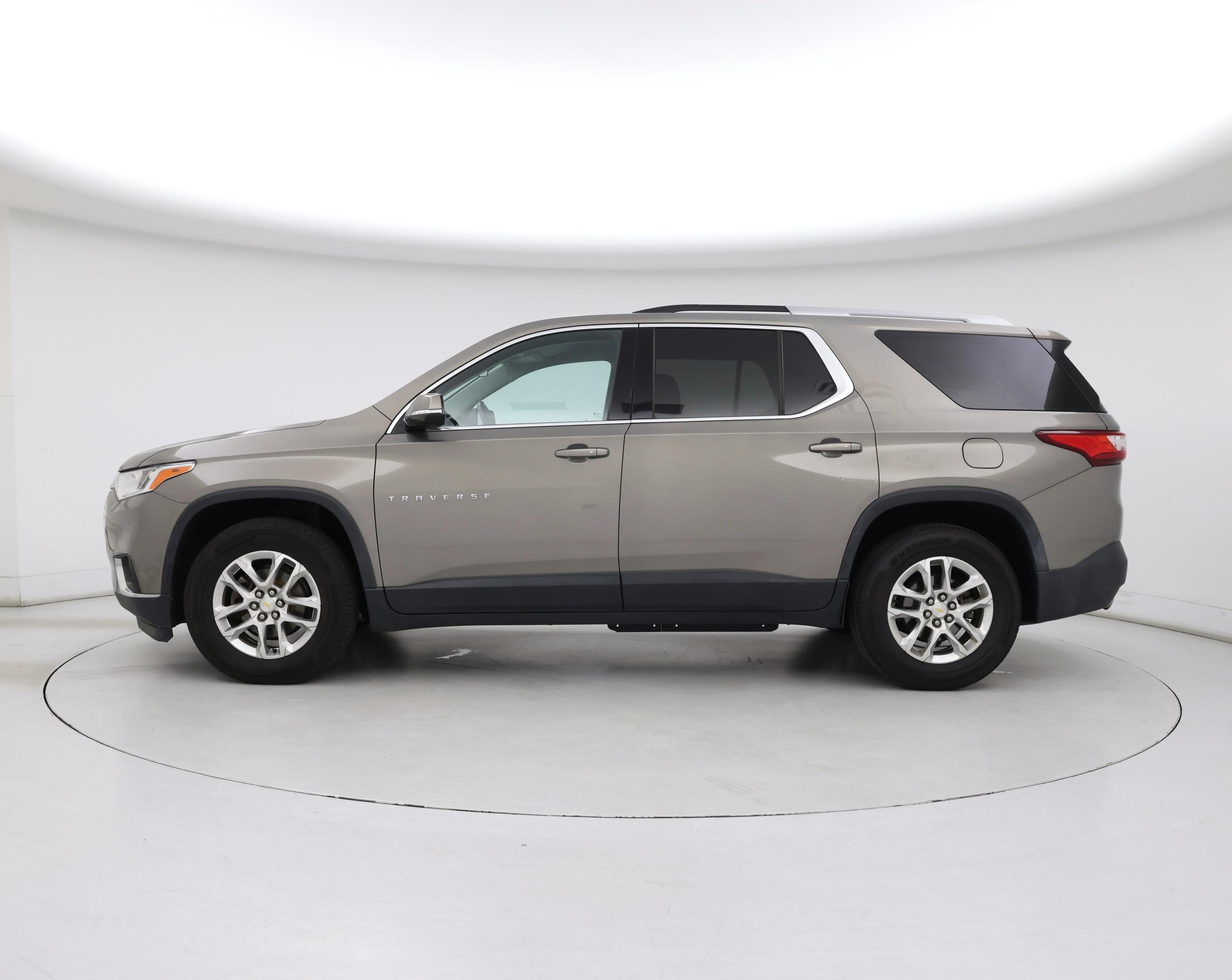 Thumbnail: 2018 Chevrolet Traverse - 3