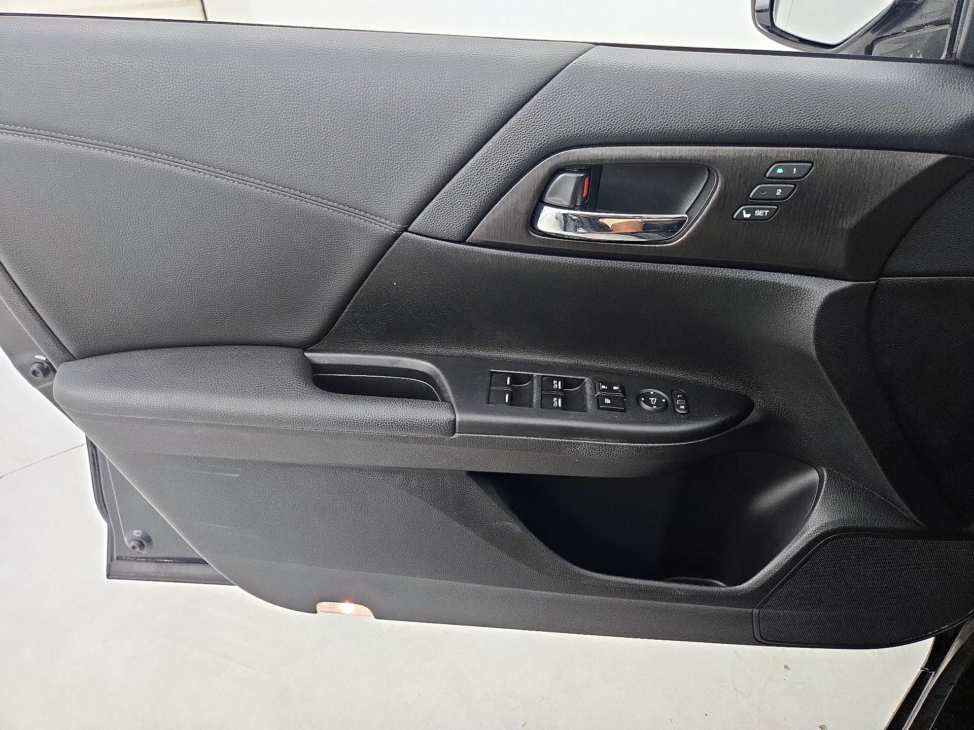 Thumbnail: 2015 Honda Accord - 12