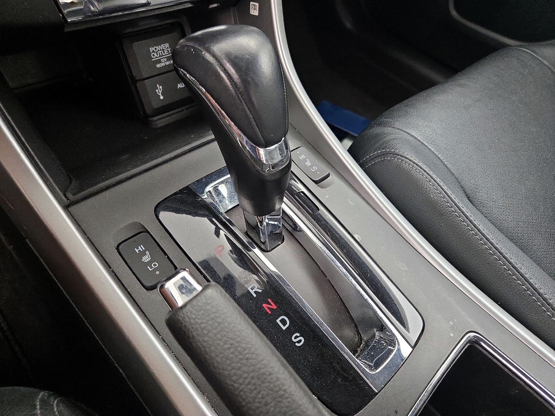 Thumbnail: 2015 Honda Accord - 17