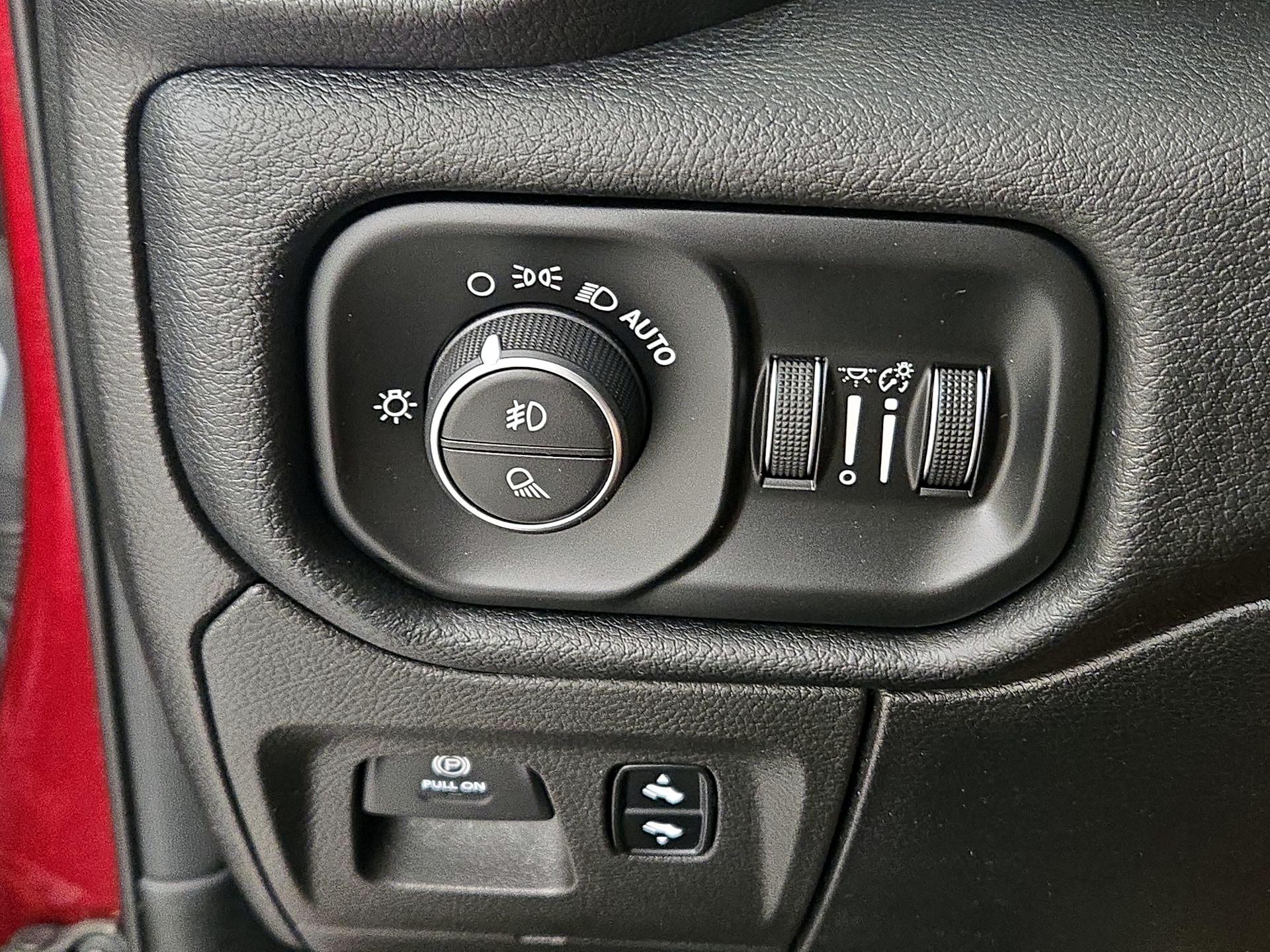 Thumbnail: 2019 RAM 1500 - 13