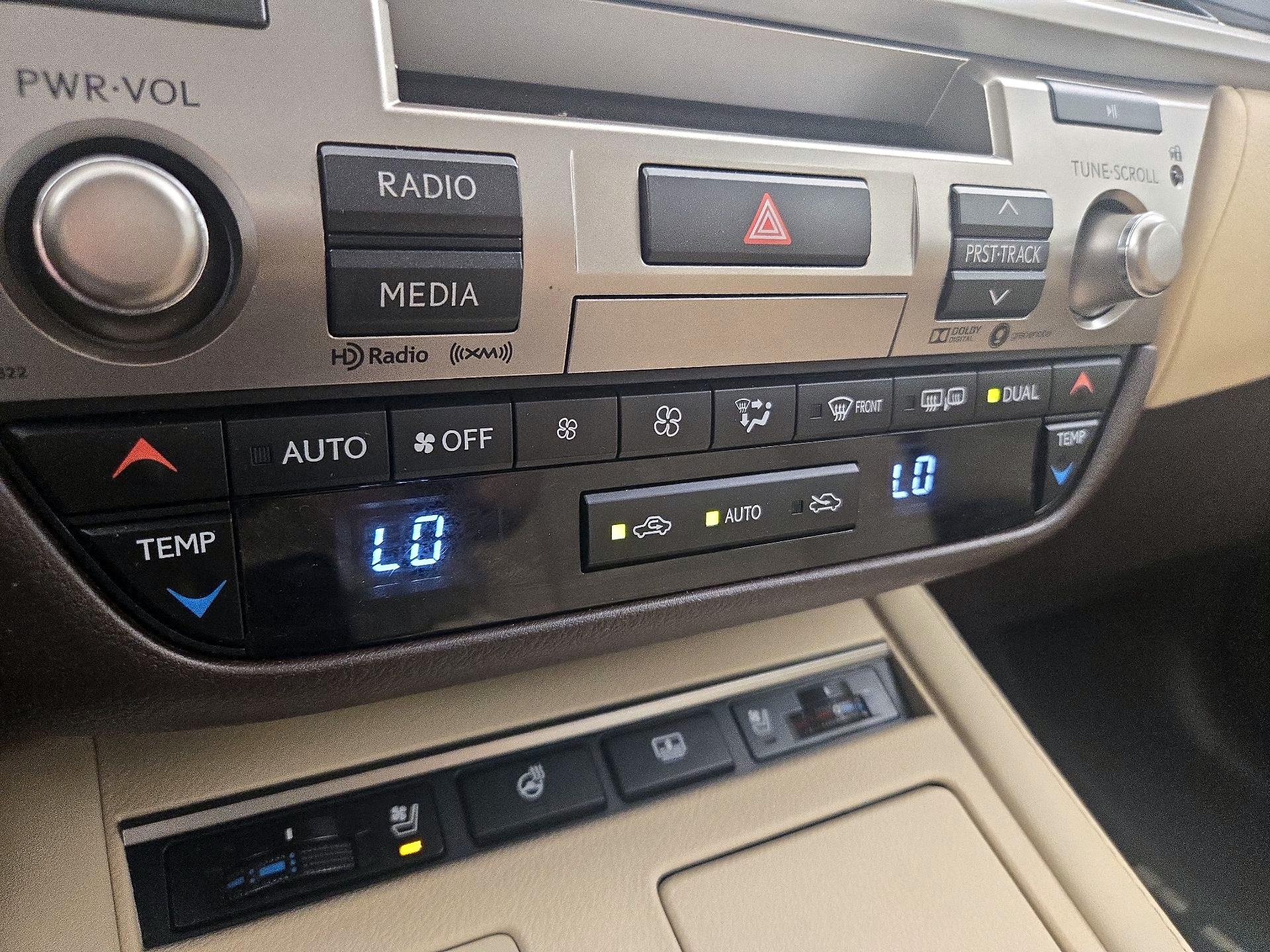 Thumbnail: 2018 Lexus ES - 17