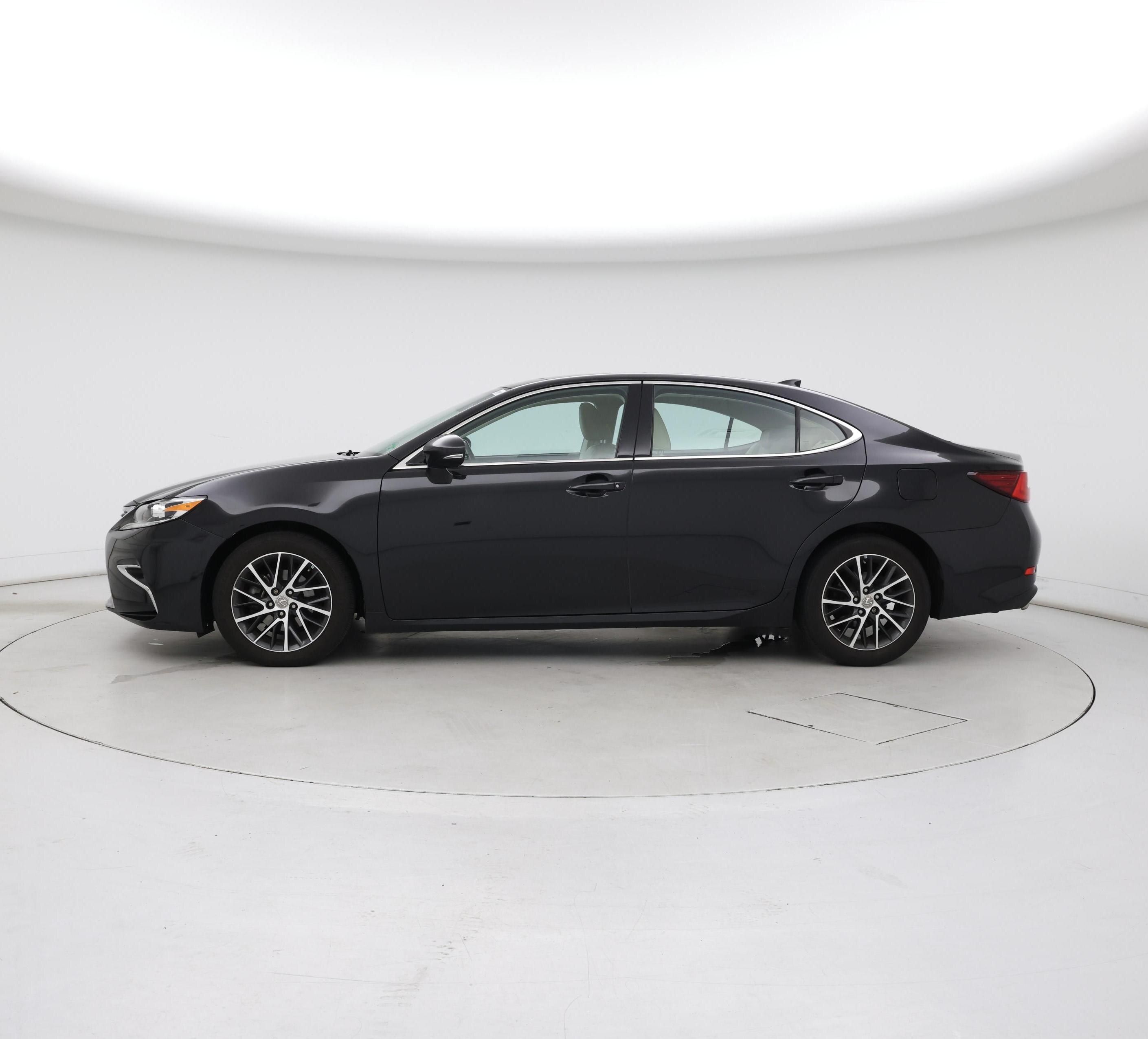 Thumbnail: 2018 Lexus ES - 3