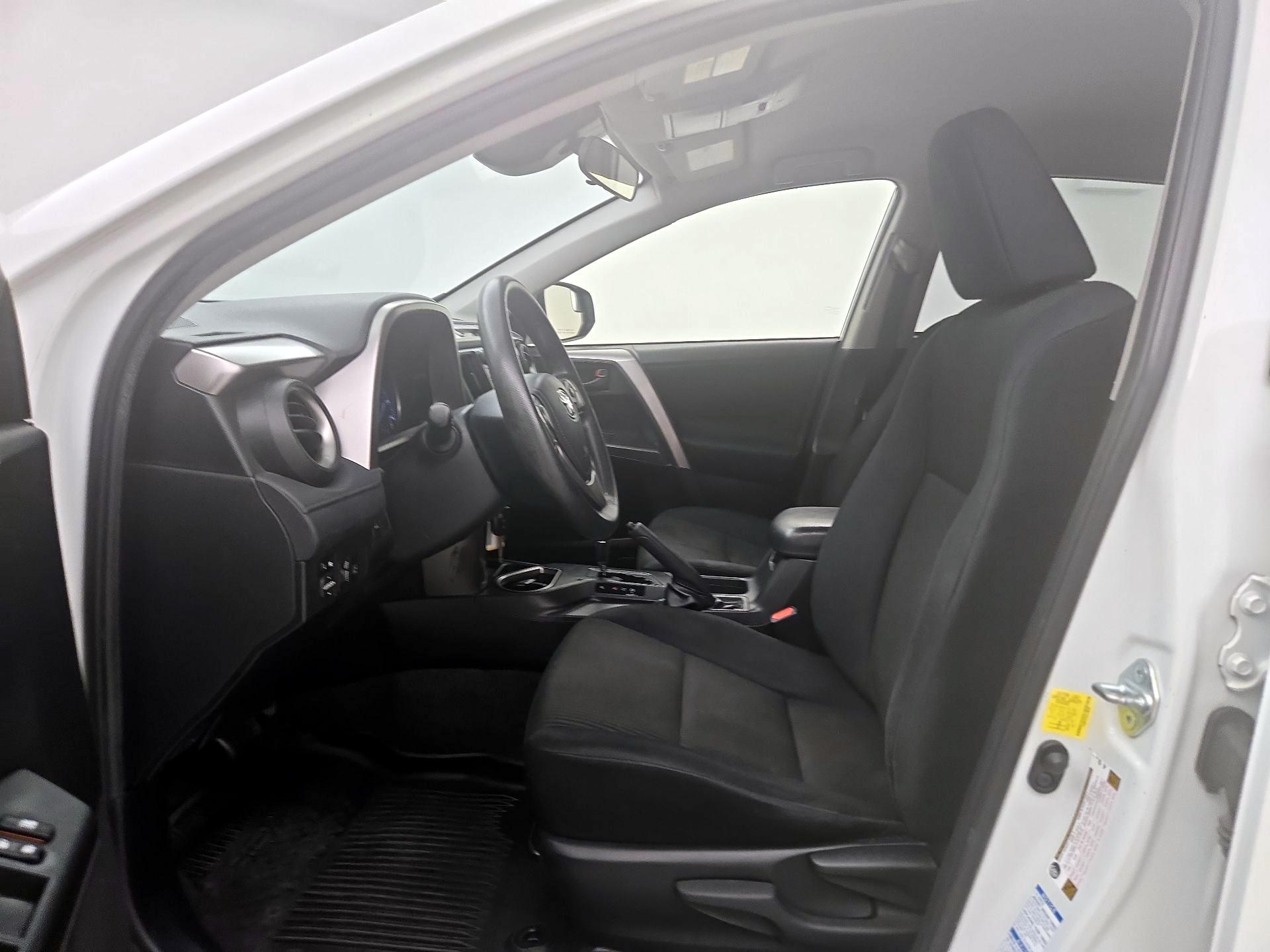 Thumbnail: 2017 Toyota RAV4 - 11