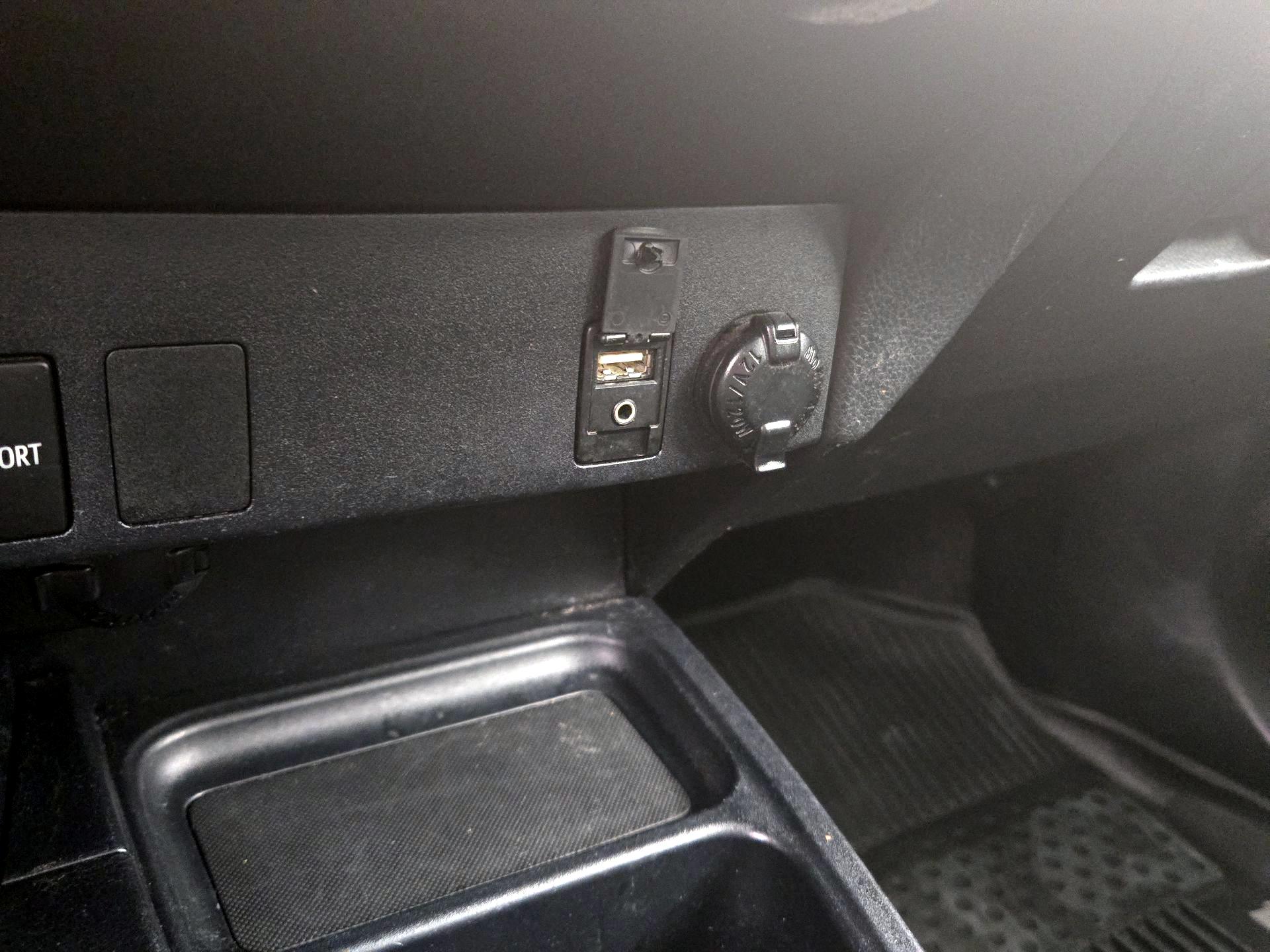 Thumbnail: 2017 Toyota RAV4 - 18