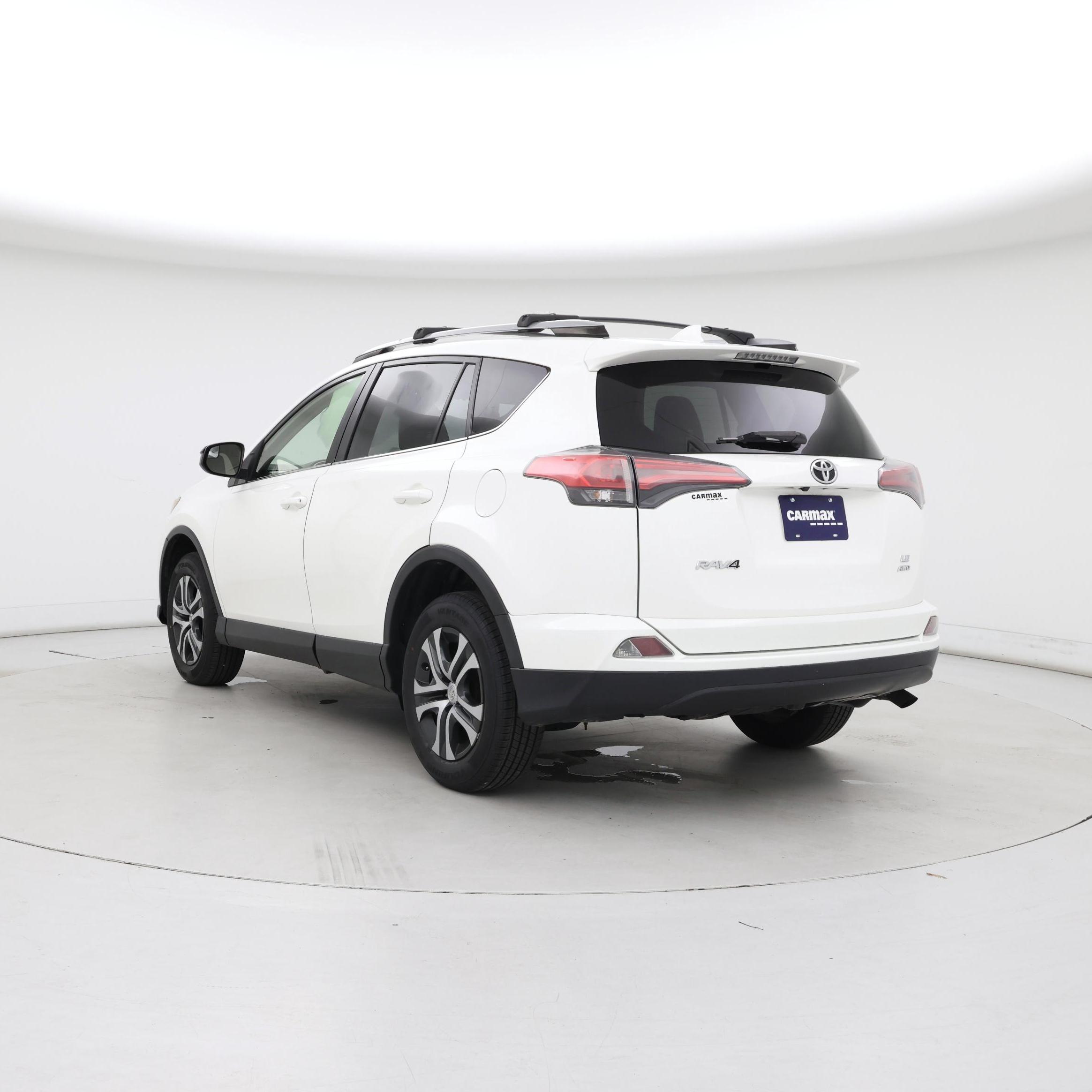 Thumbnail: 2017 Toyota RAV4 - 2