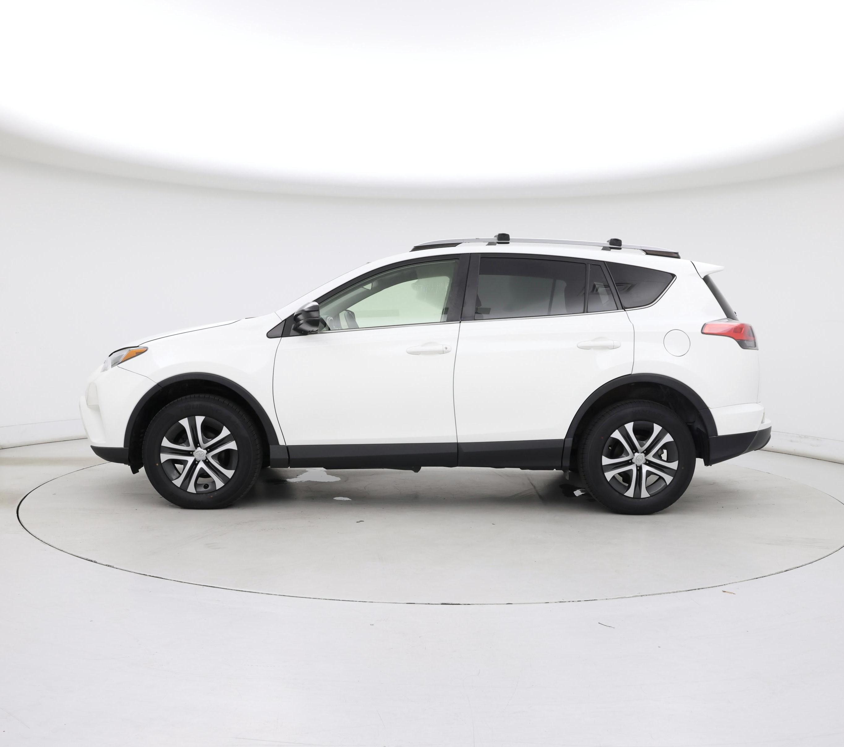 Thumbnail: 2017 Toyota RAV4 - 3