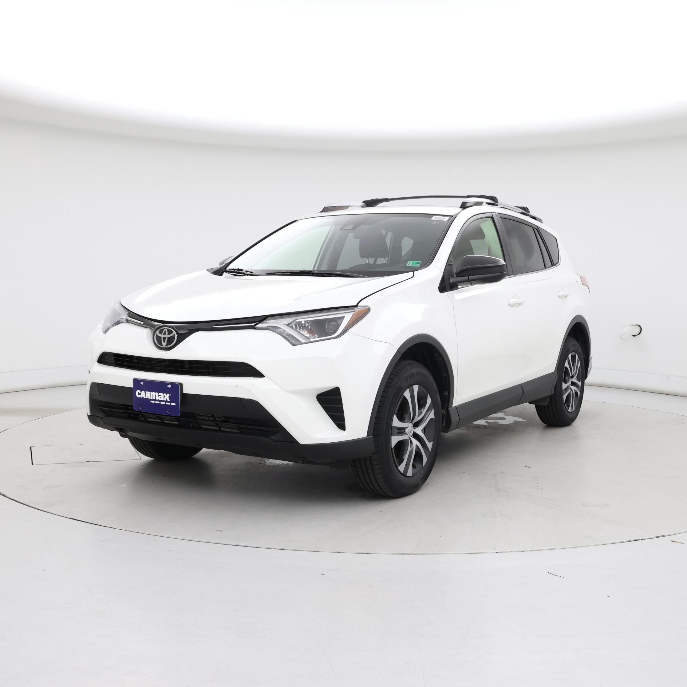 Thumbnail: 2017 Toyota RAV4 - 4