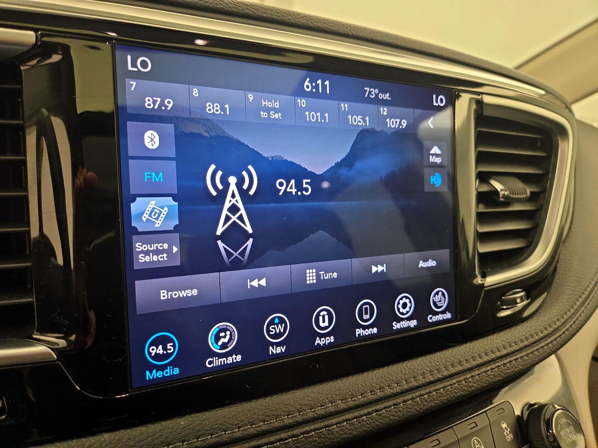 Thumbnail: 2020 Chrysler Pacifica - 16