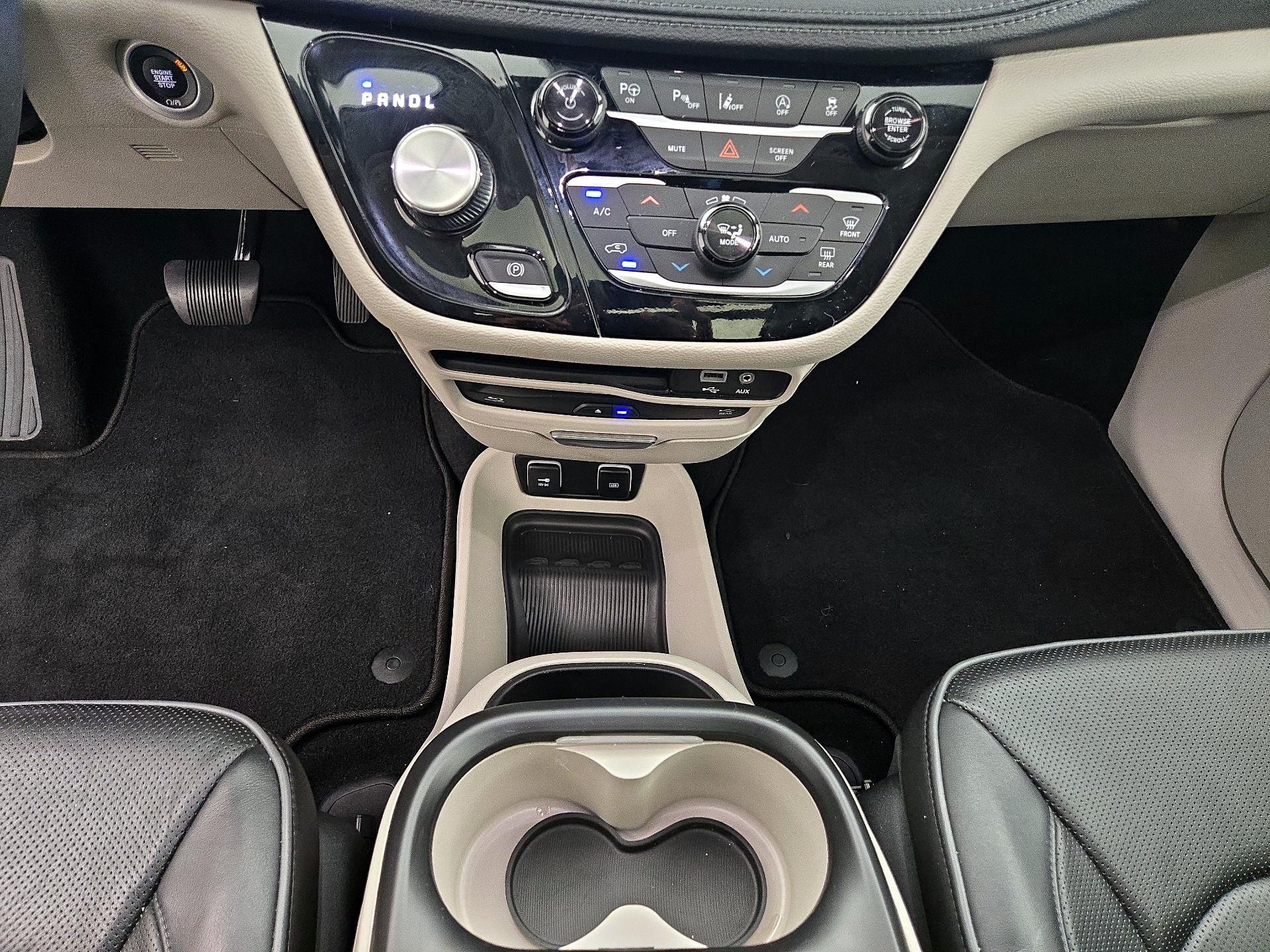 Thumbnail: 2020 Chrysler Pacifica - 18