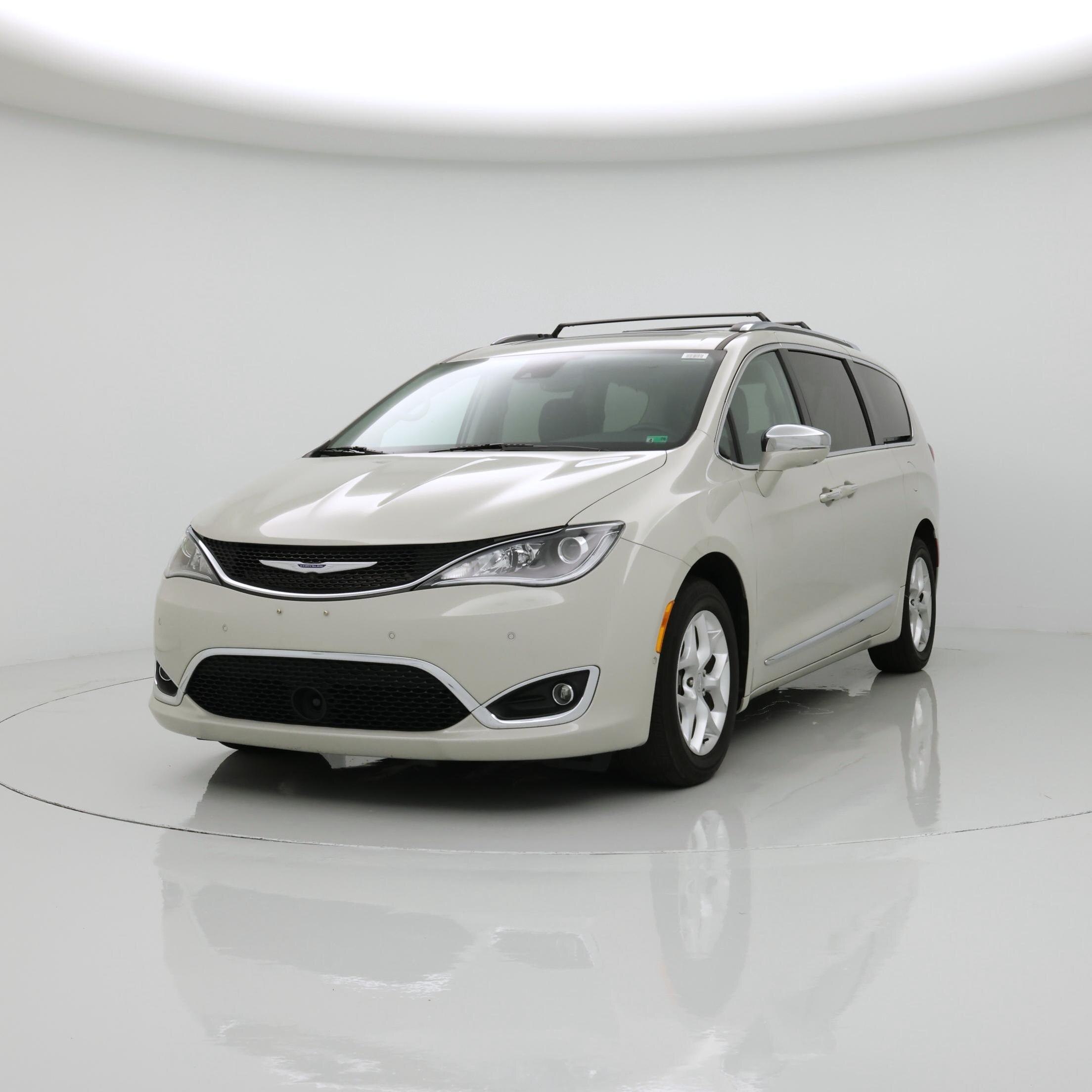 Thumbnail: 2020 Chrysler Pacifica - 4